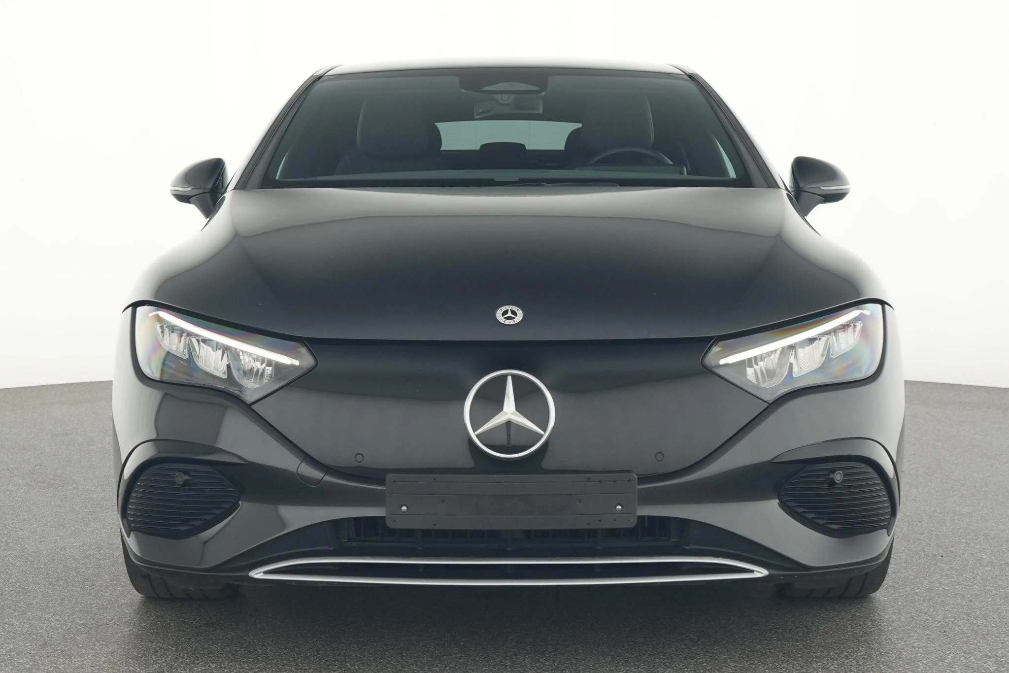 Mercedes-Benz-EQE-image-10