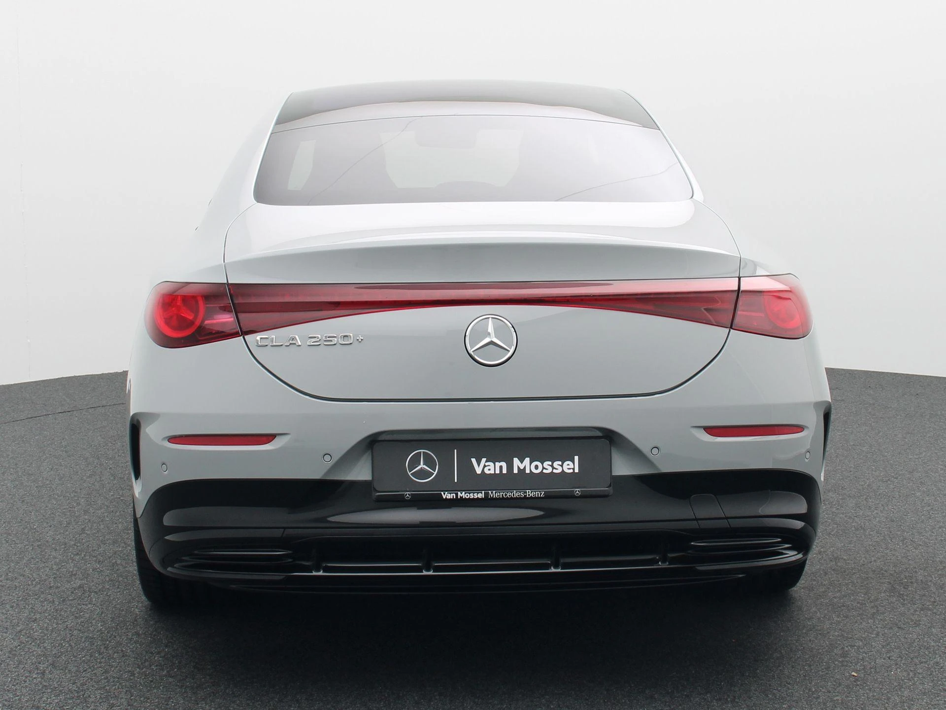 Mercedes-Benz-CLA-image-4