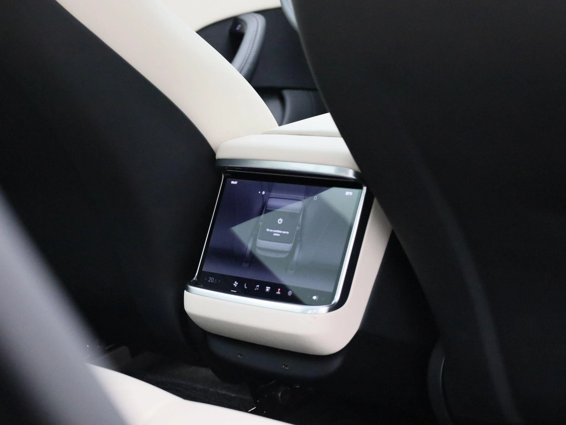 Tesla-Model S-image-42