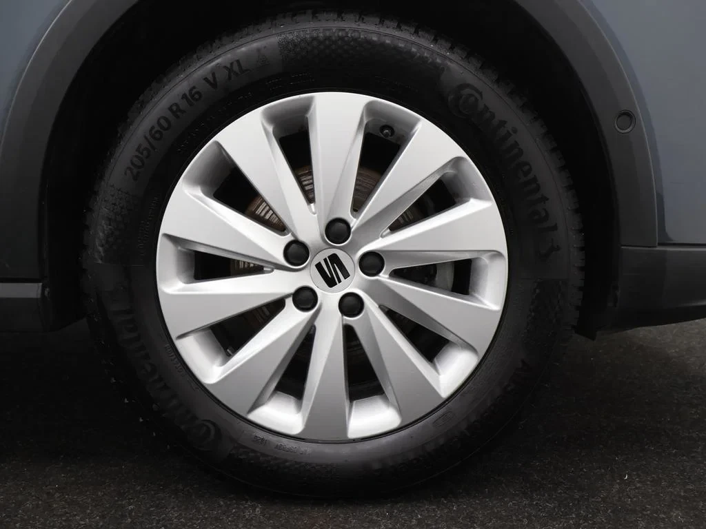 SEAT-Arona-image-8