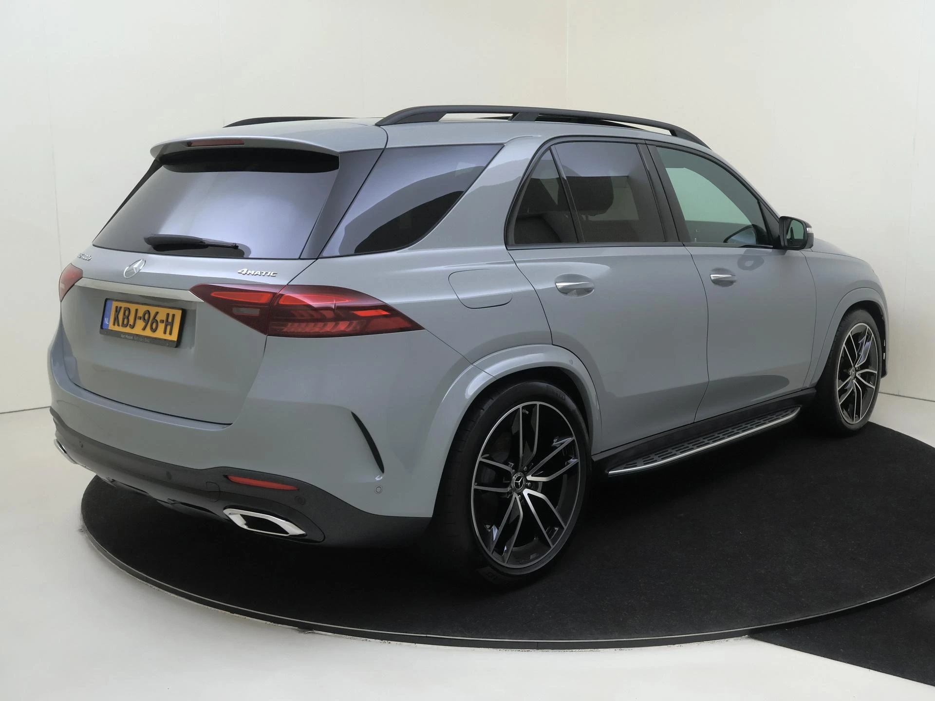 Mercedes-Benz-GLE-image-3