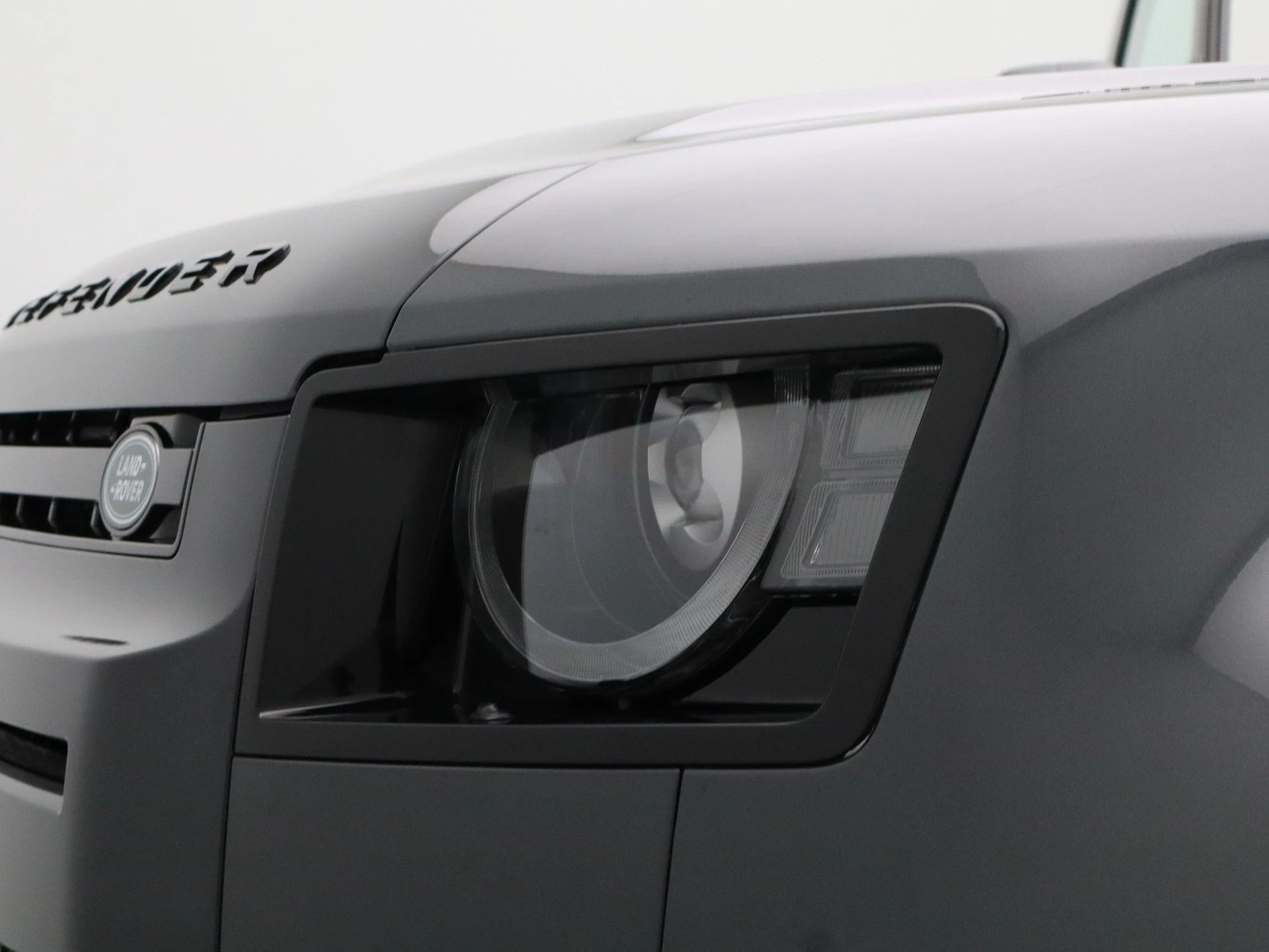 Land Rover Defender 110 2.0 P300e 110 X-Dynamic HSE