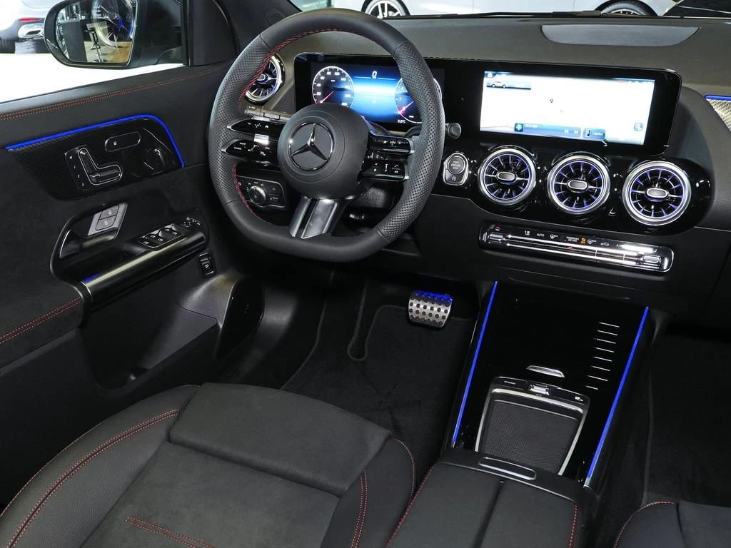Mercedes-Benz-GLA 200-image-10