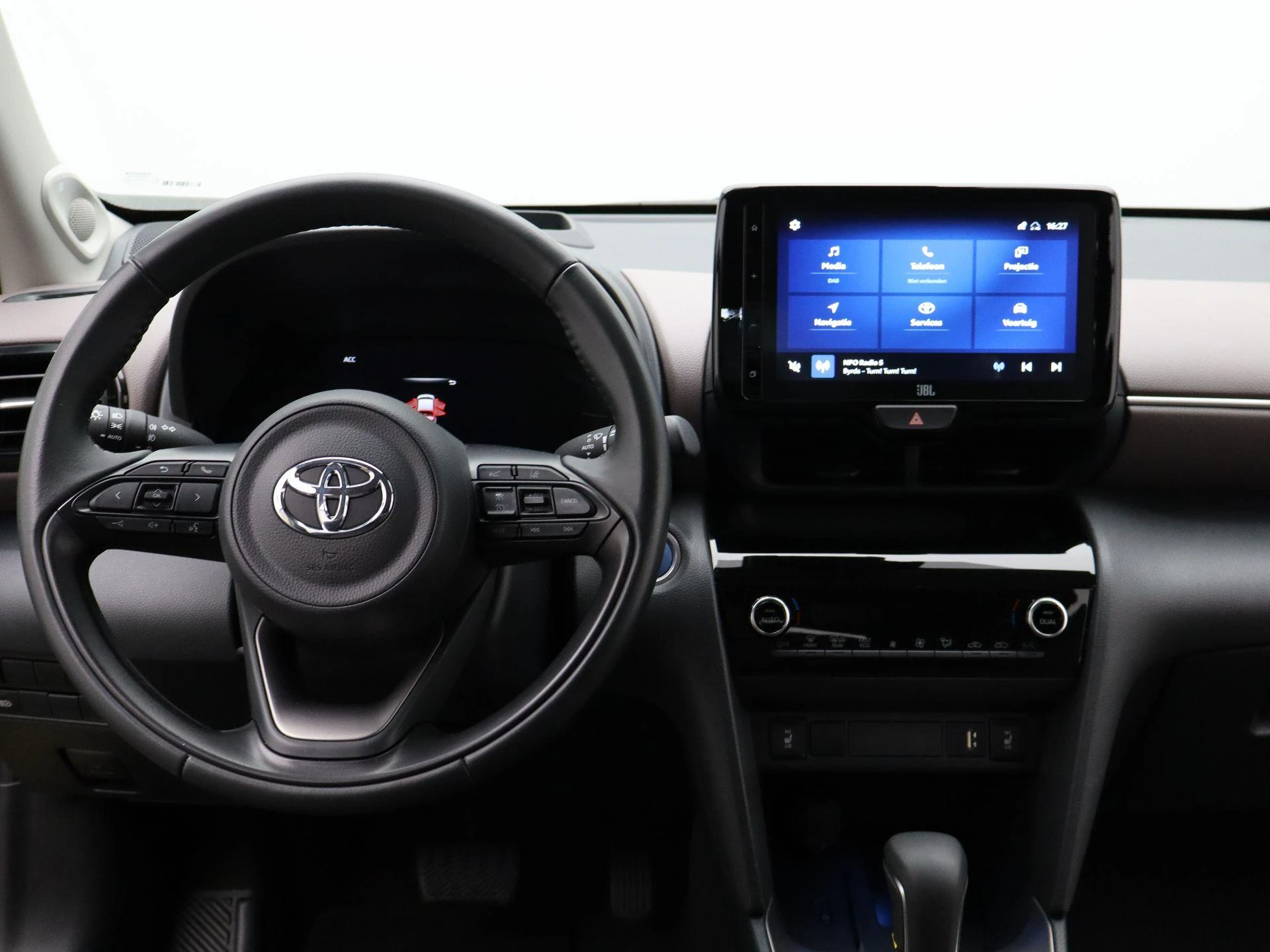 Toyota-Yaris Cross-image-8