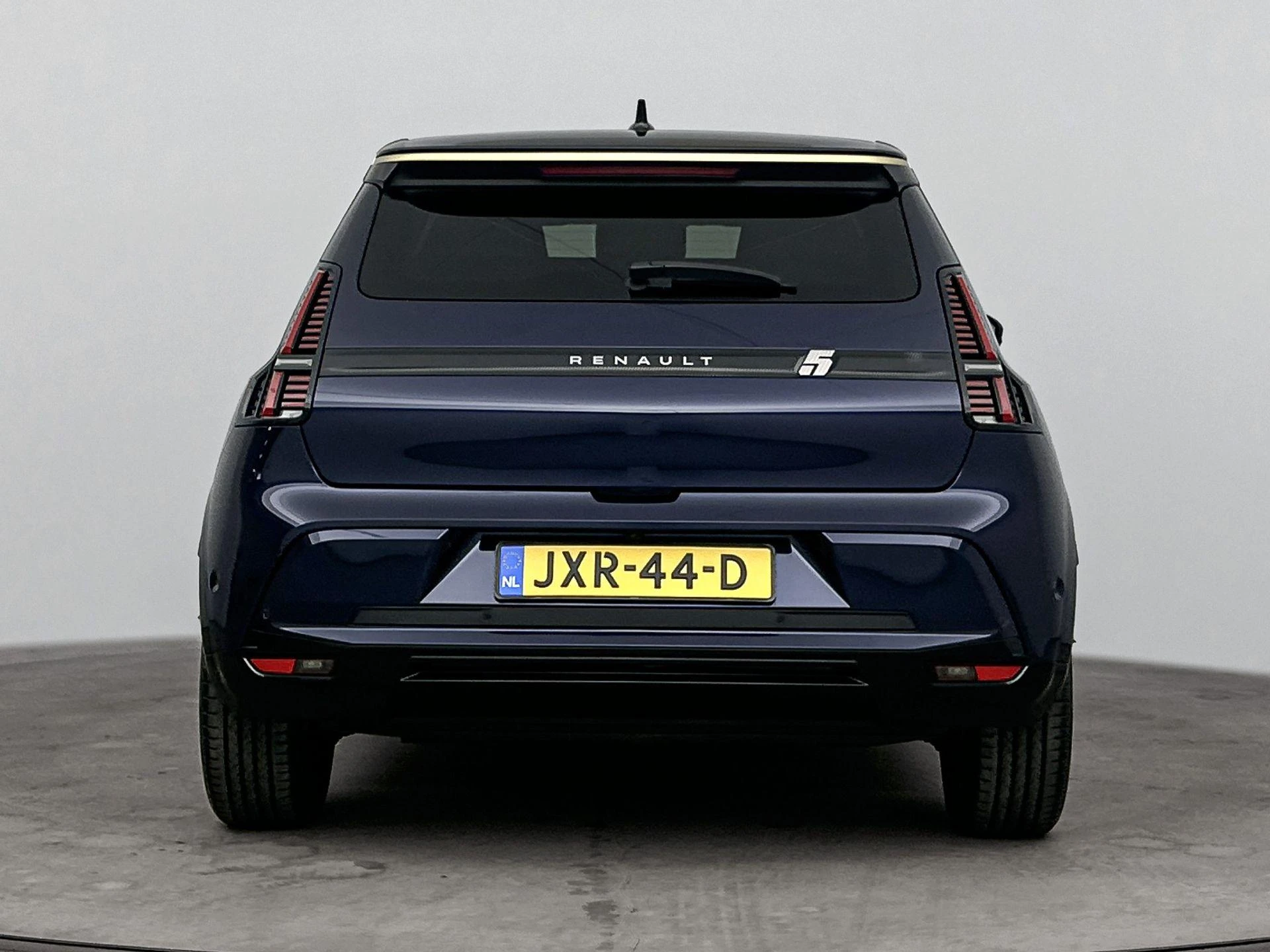 Renault-5-image-2