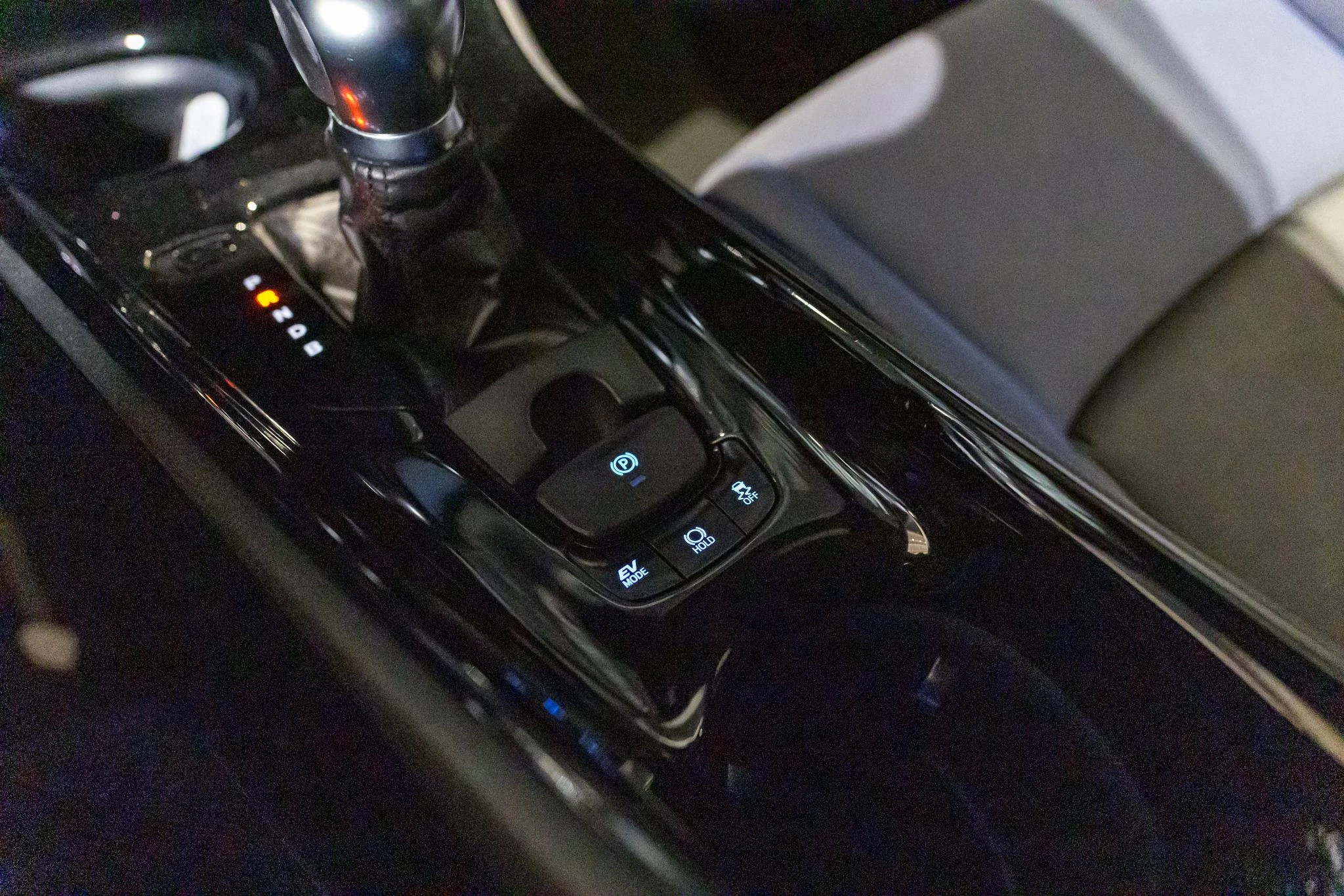 Toyota-C-HR-image-29