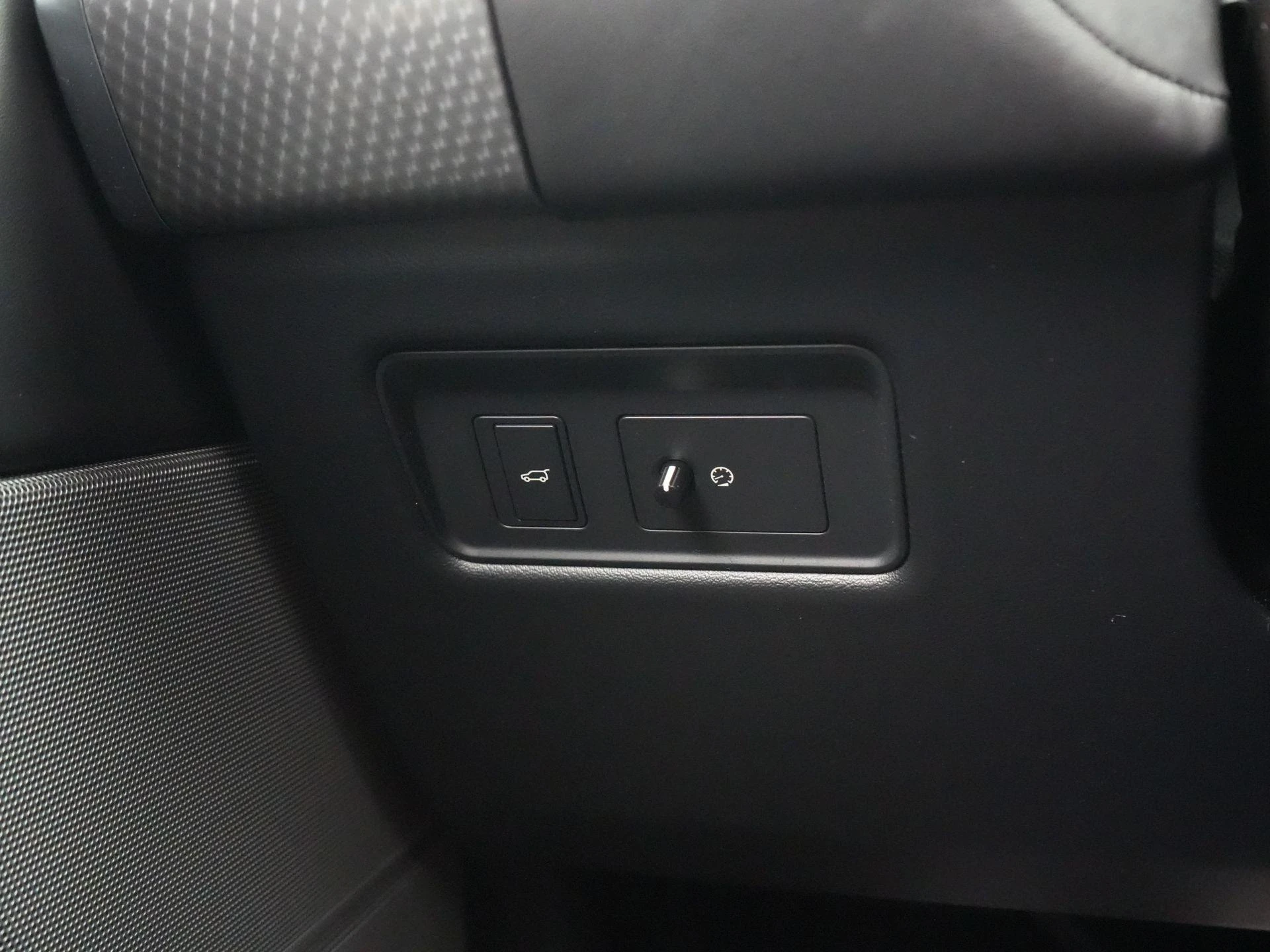 Land Rover-Range Rover Sport-image-29