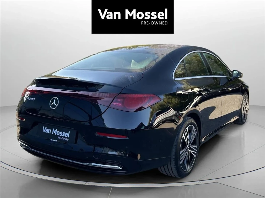 Mercedes-Benz-CLA-image-4