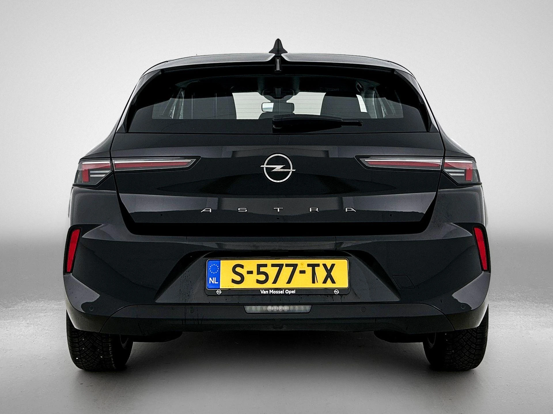 Opel-Astra-image-2