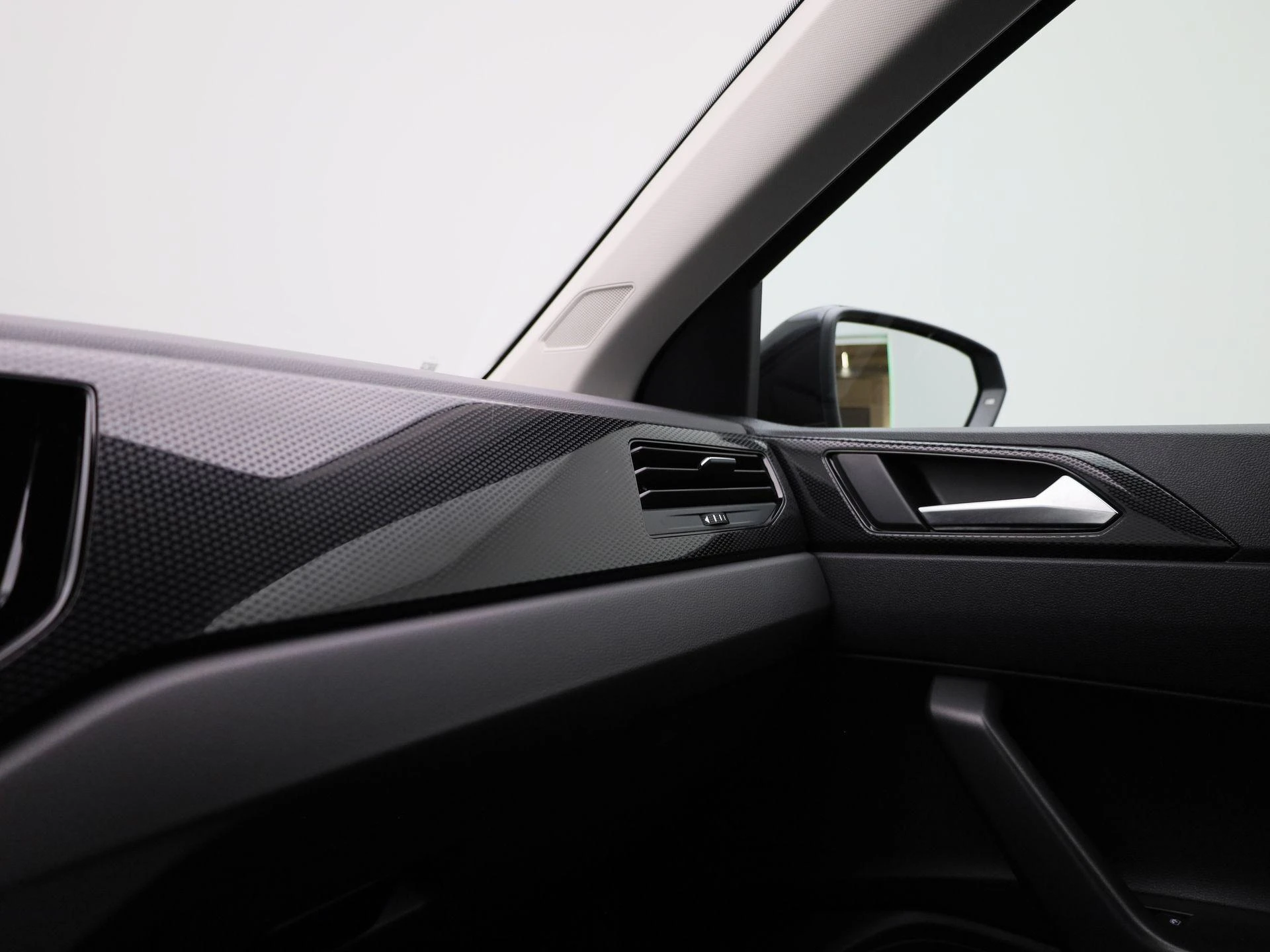 Volkswagen-Polo-image-26