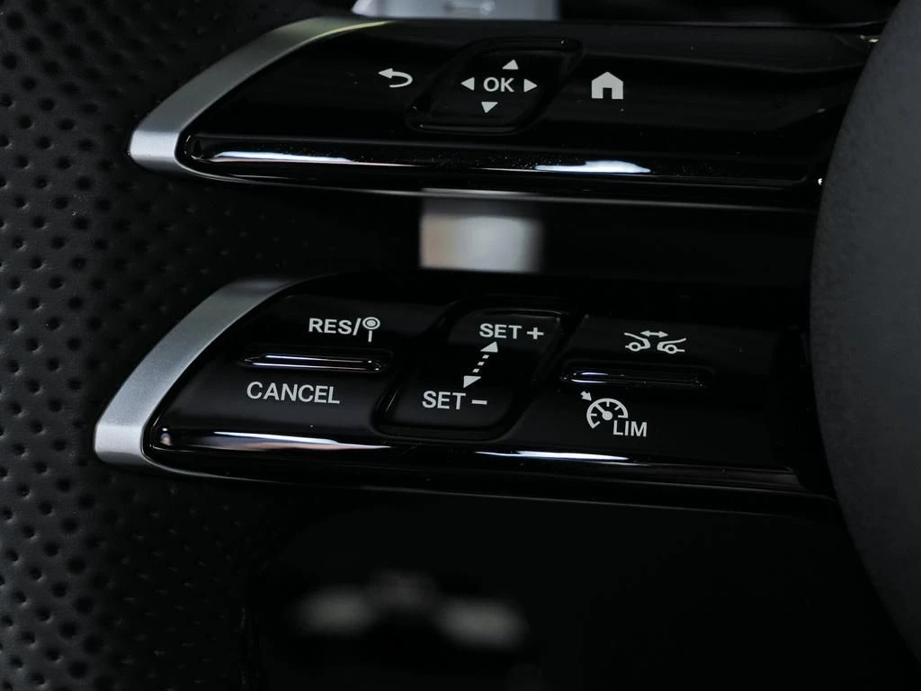 Mercedes-Benz-GLC 220 d-image-7