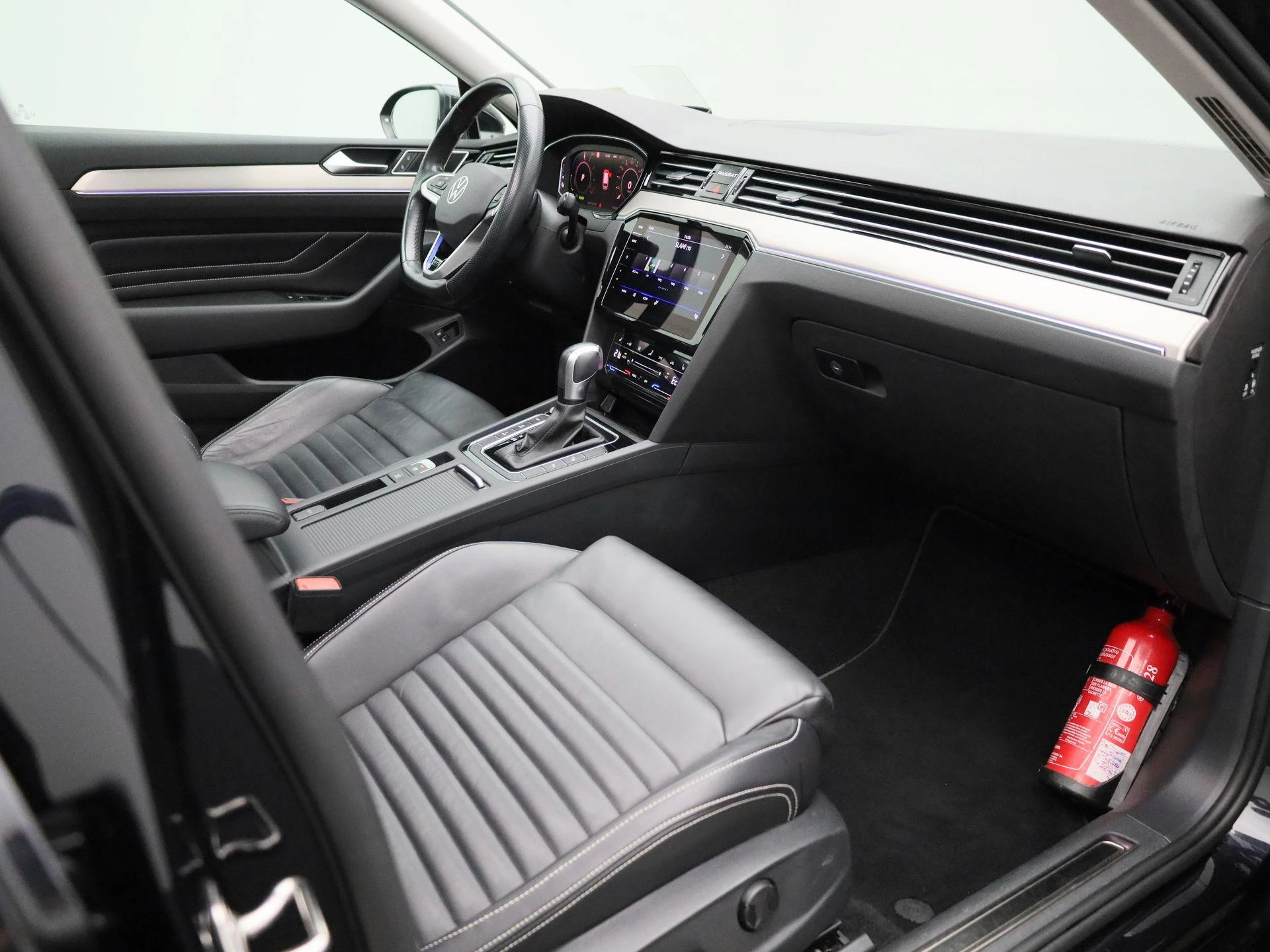 Volkswagen-Passat-image-45