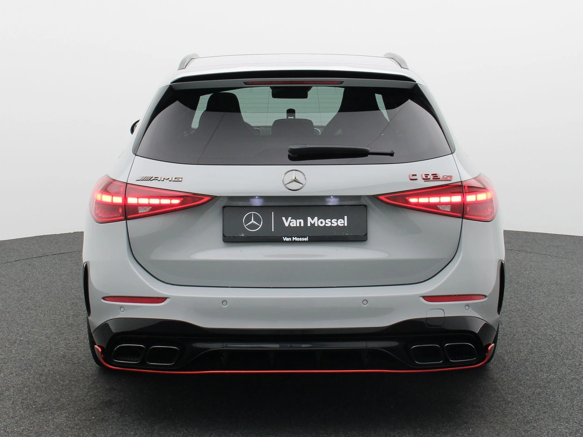 Mercedes-Benz-C-Klasse-image-4