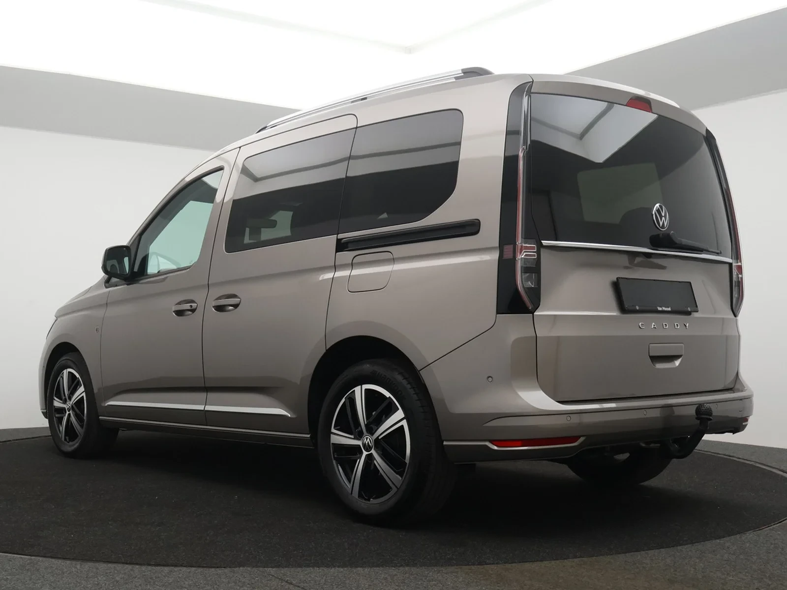 Volkswagen-Caddy-image-6