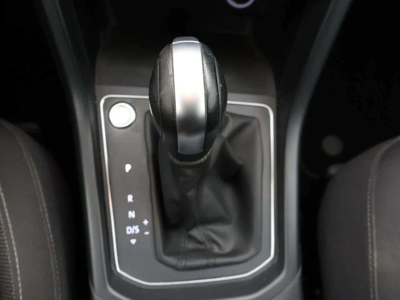 Volkswagen-Touran-image-16