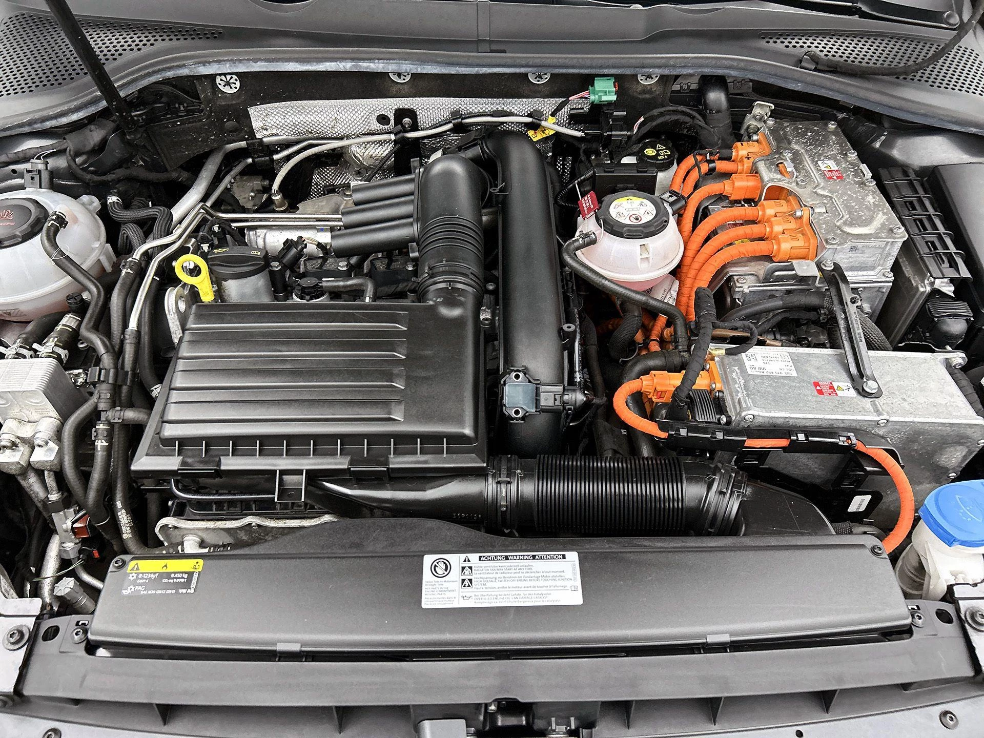 Volkswagen-Golf-image-31
