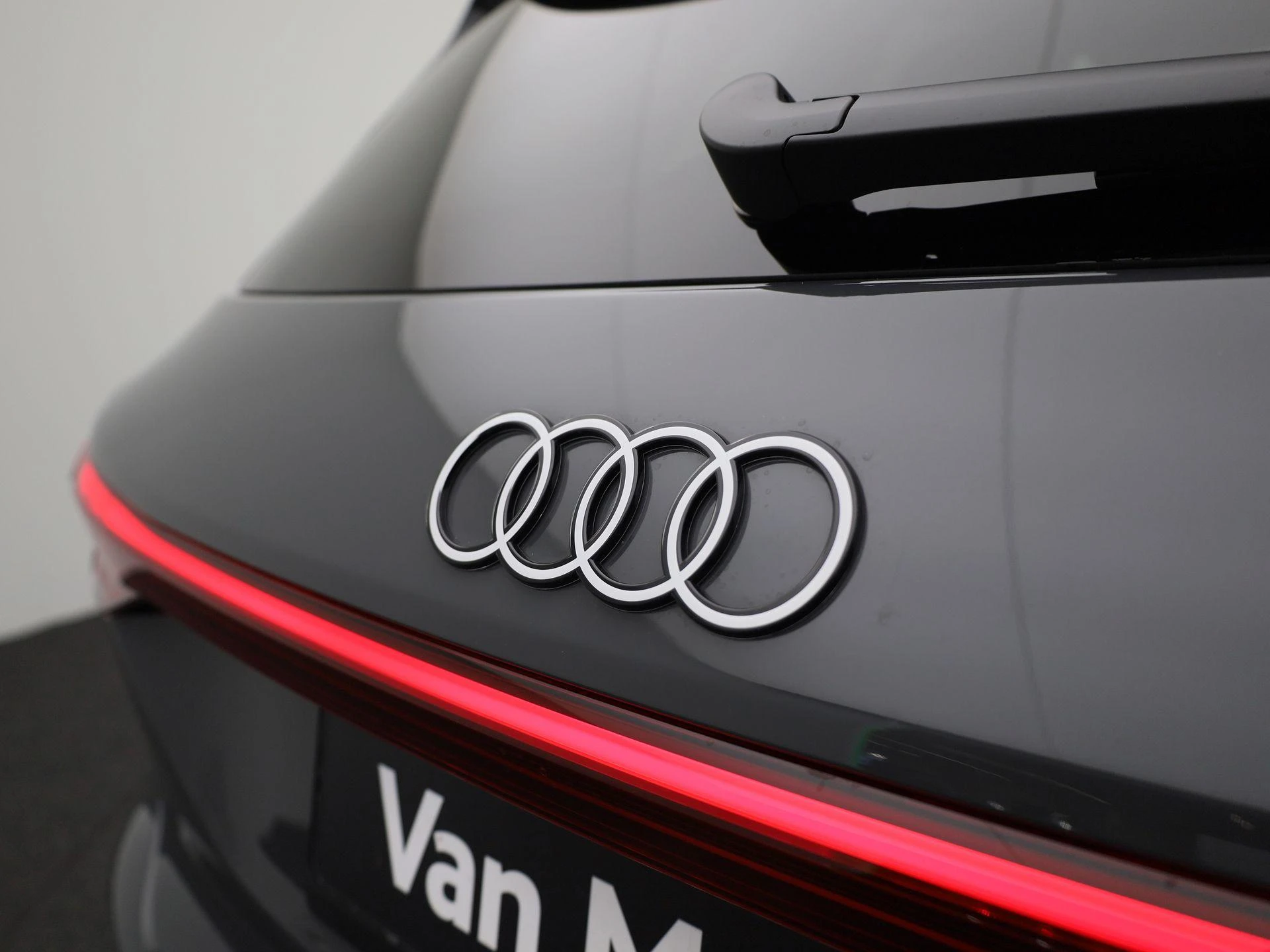 Audi-Q6 e-tron-image-7