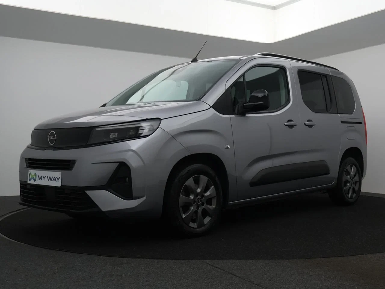 Opel-Combo Life-image-0