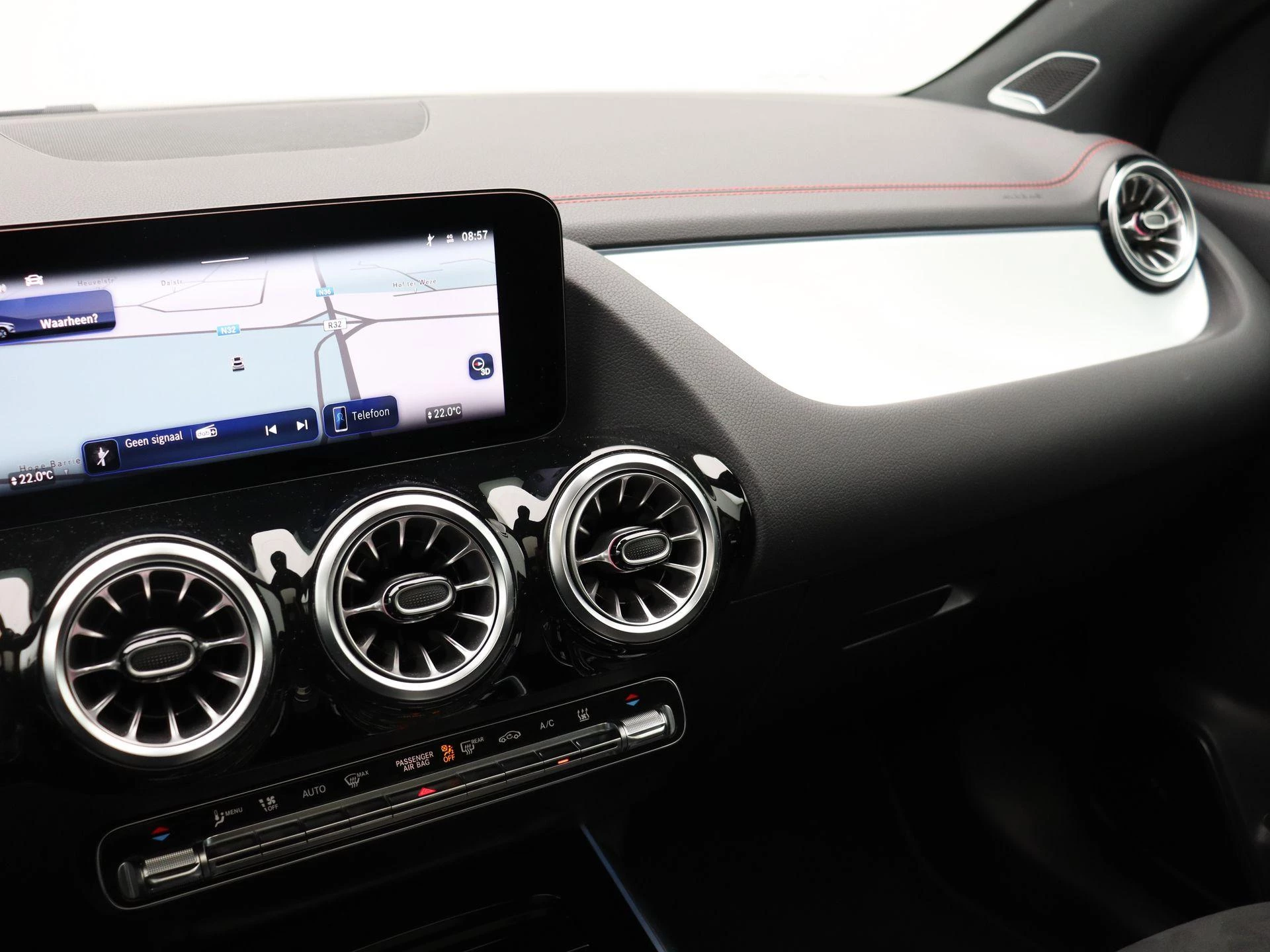Mercedes-Benz-EQA-image-10