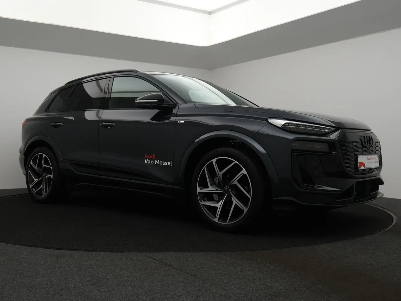 Audi-Q6 e-tron-image-2
