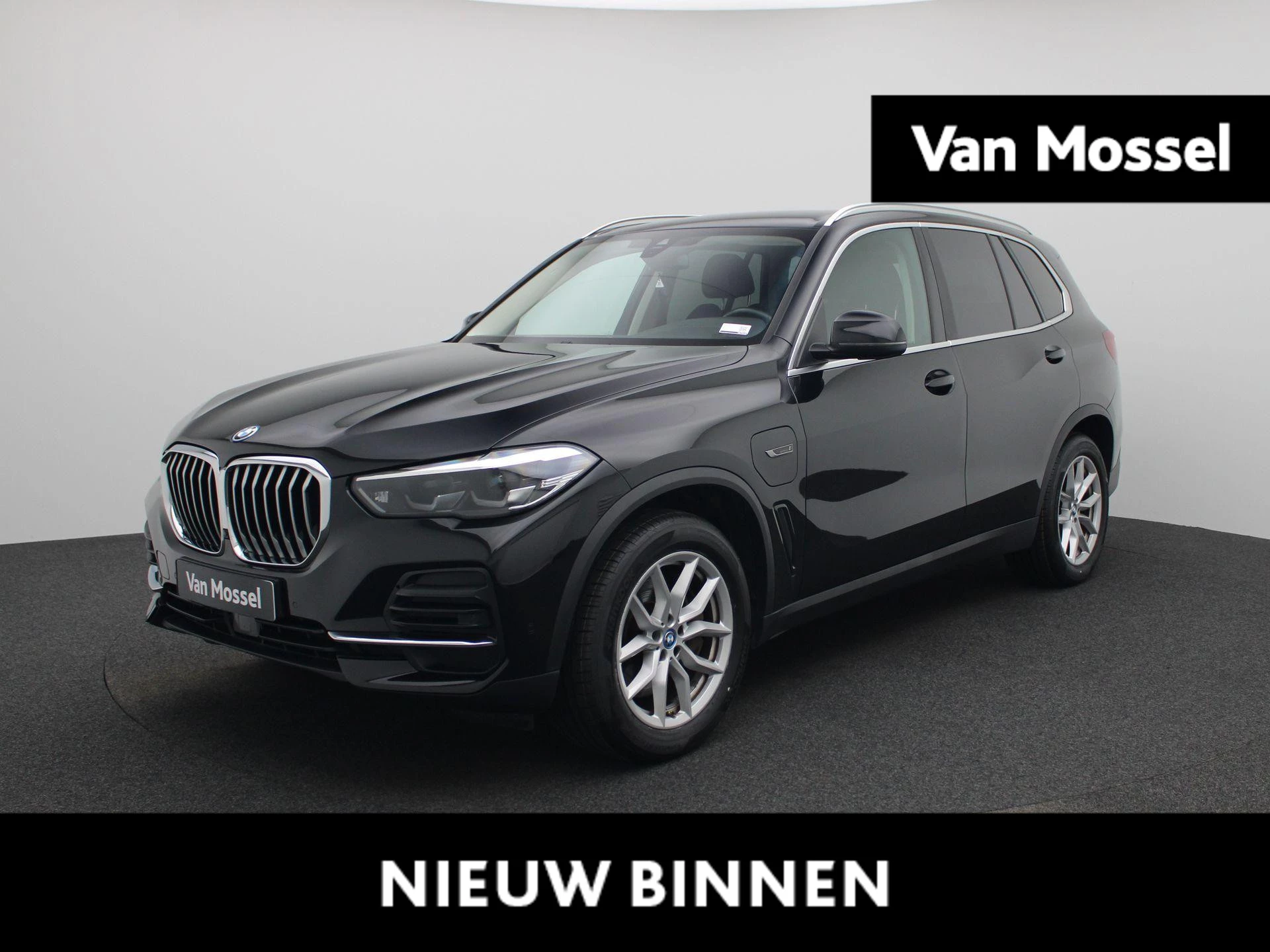 BMW-X5-image-0