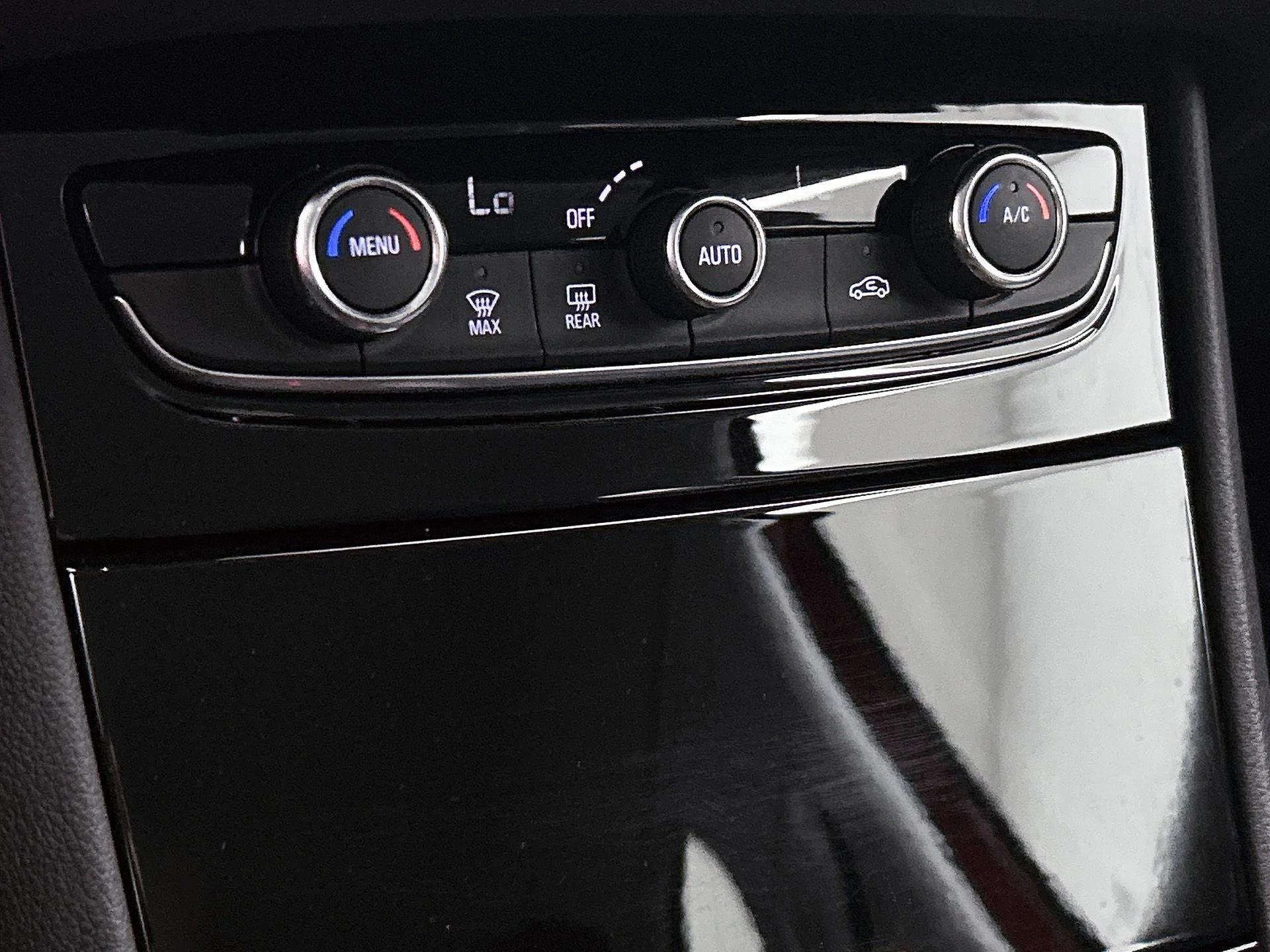 Opel-Grandland X-image-24