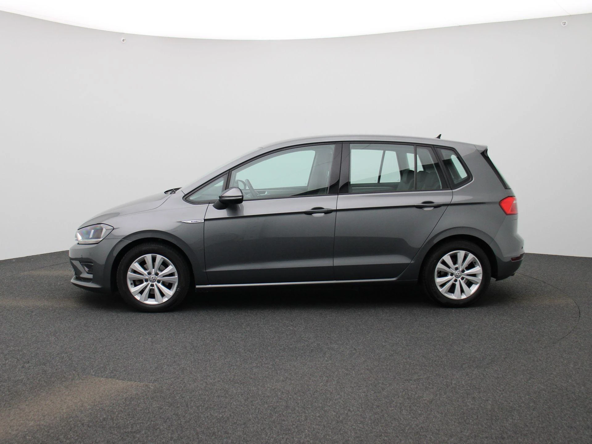 Volkswagen-Golf Sportsvan-image-3