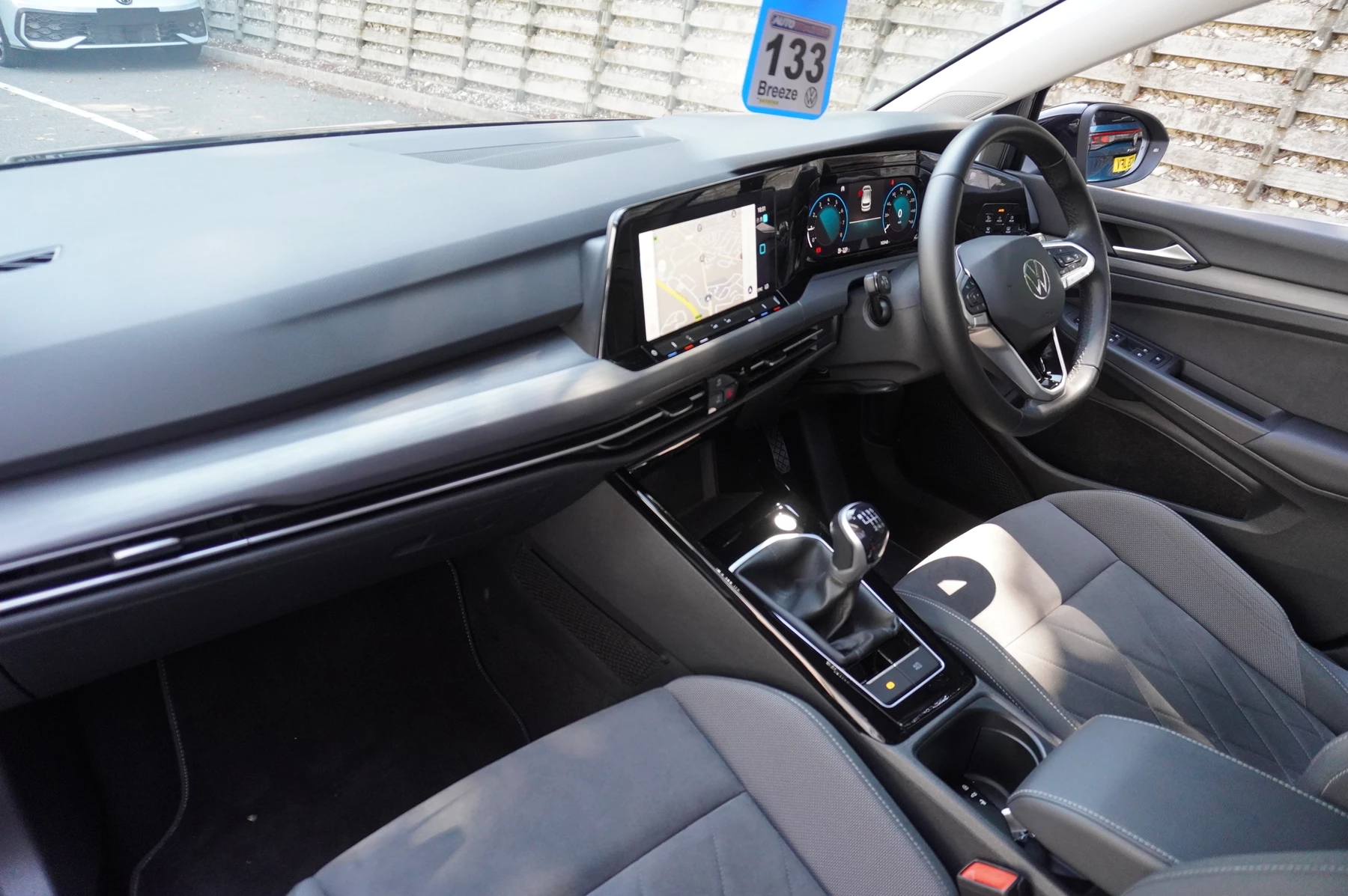 Volkswagen-Golf-image-1