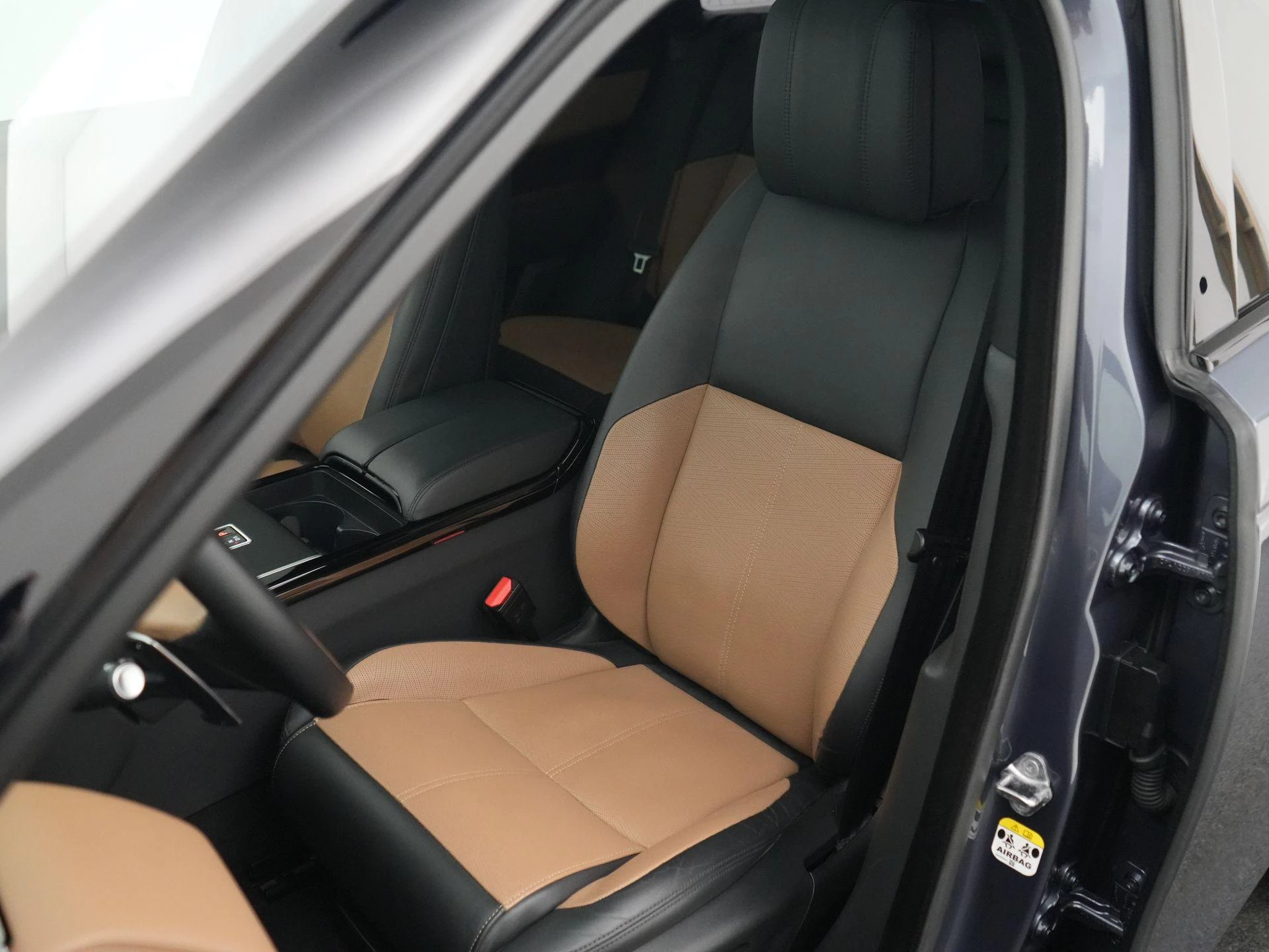 Land Rover-Range Rover Velar-image-7