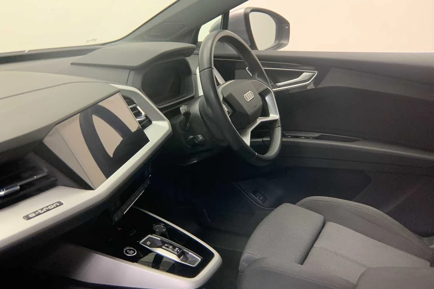 Audi-Q4 e-tron-image-1