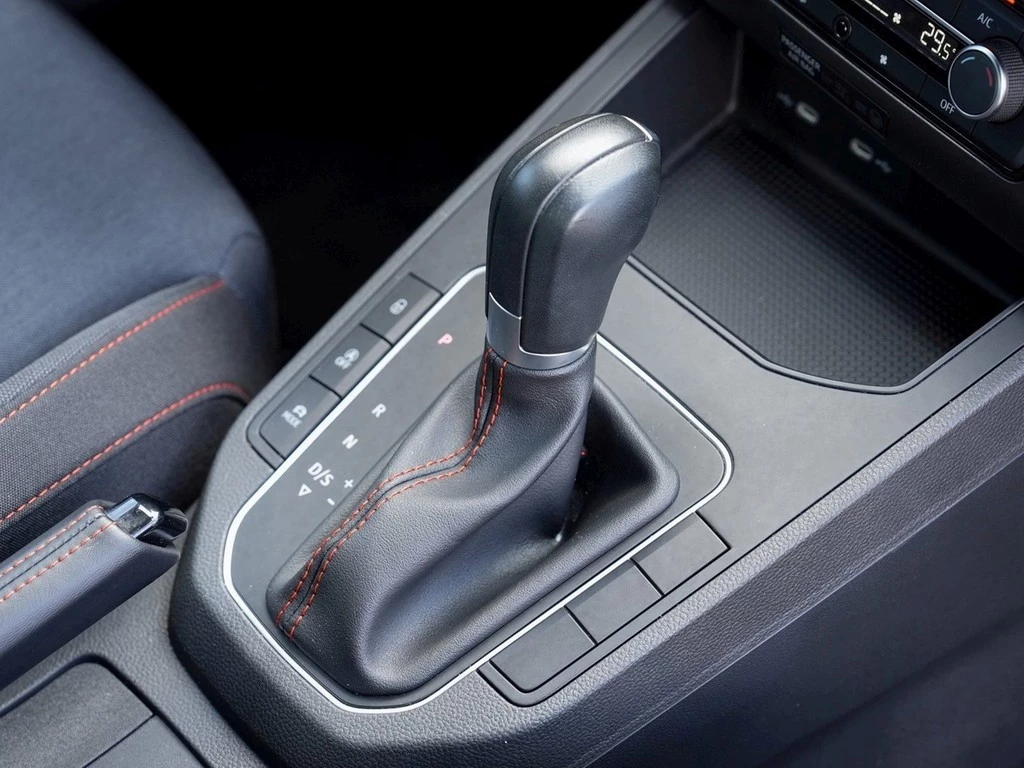 SEAT Ibiza 1.0 TSI DSG FR /LED/GRA/Full-Link/DAB+