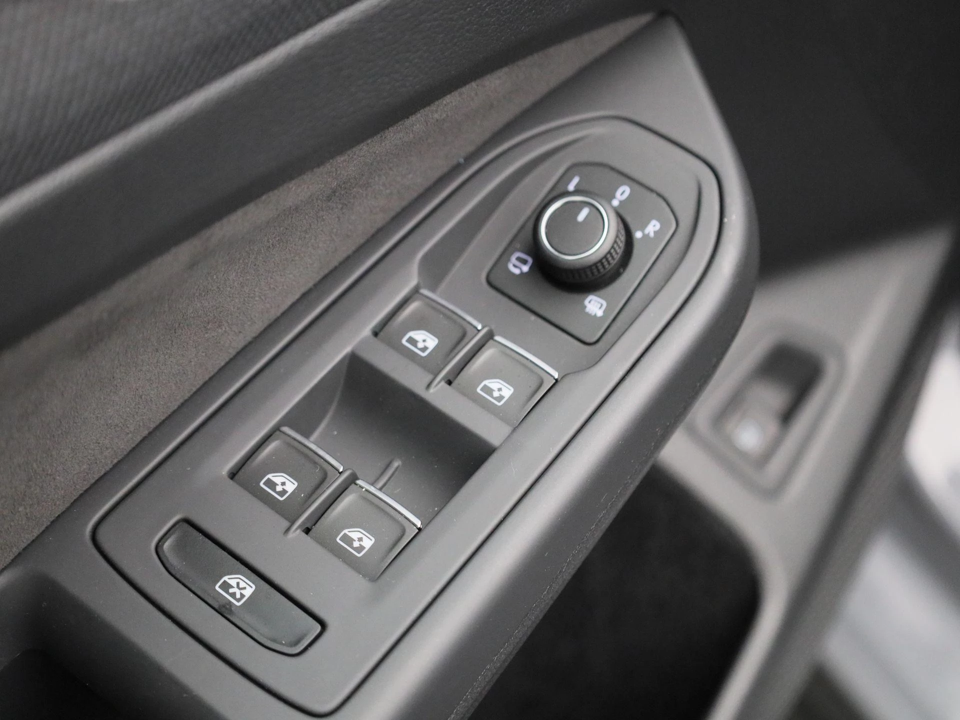 Volkswagen-Golf-image-37