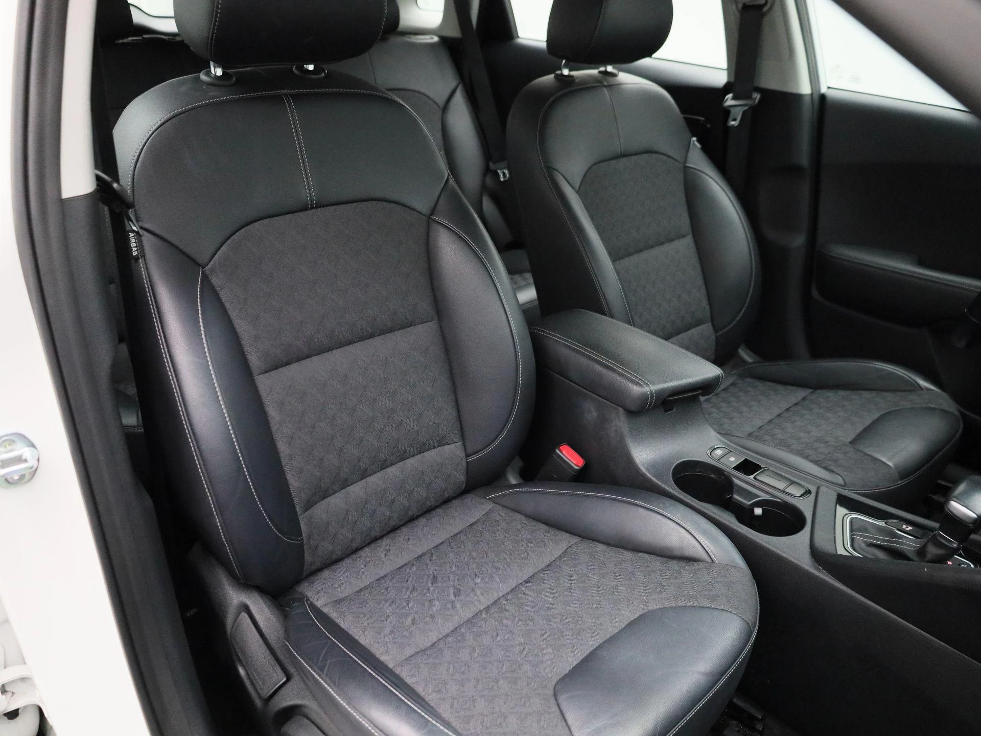Kia-Niro-image-34