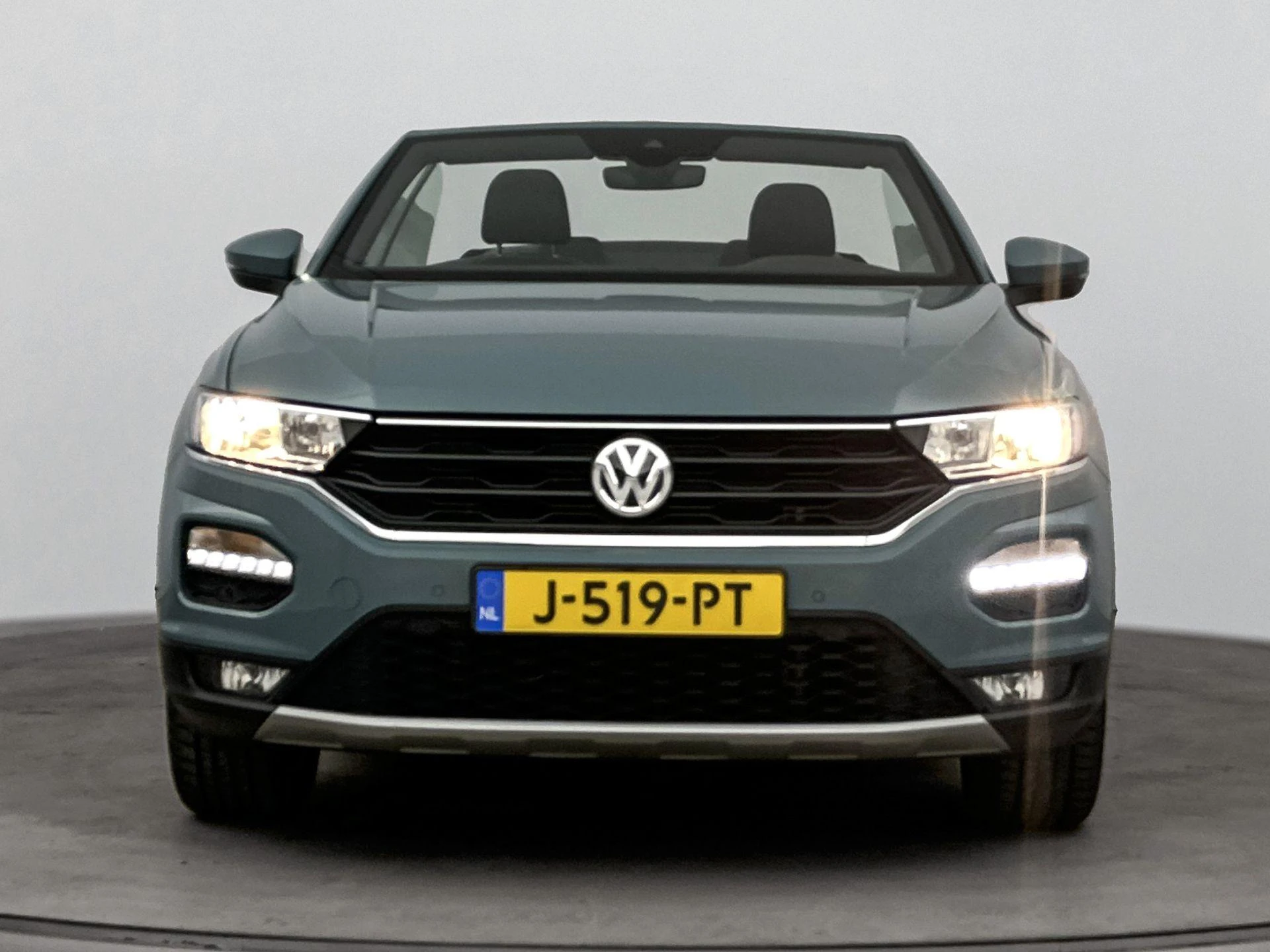 Volkswagen-T-Roc-image-4