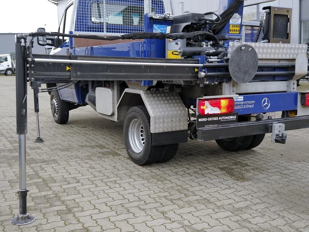 Mercedes-Benz-Sprinter 519-image-5