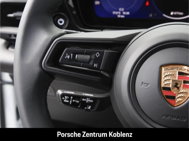 Porsche Macan -