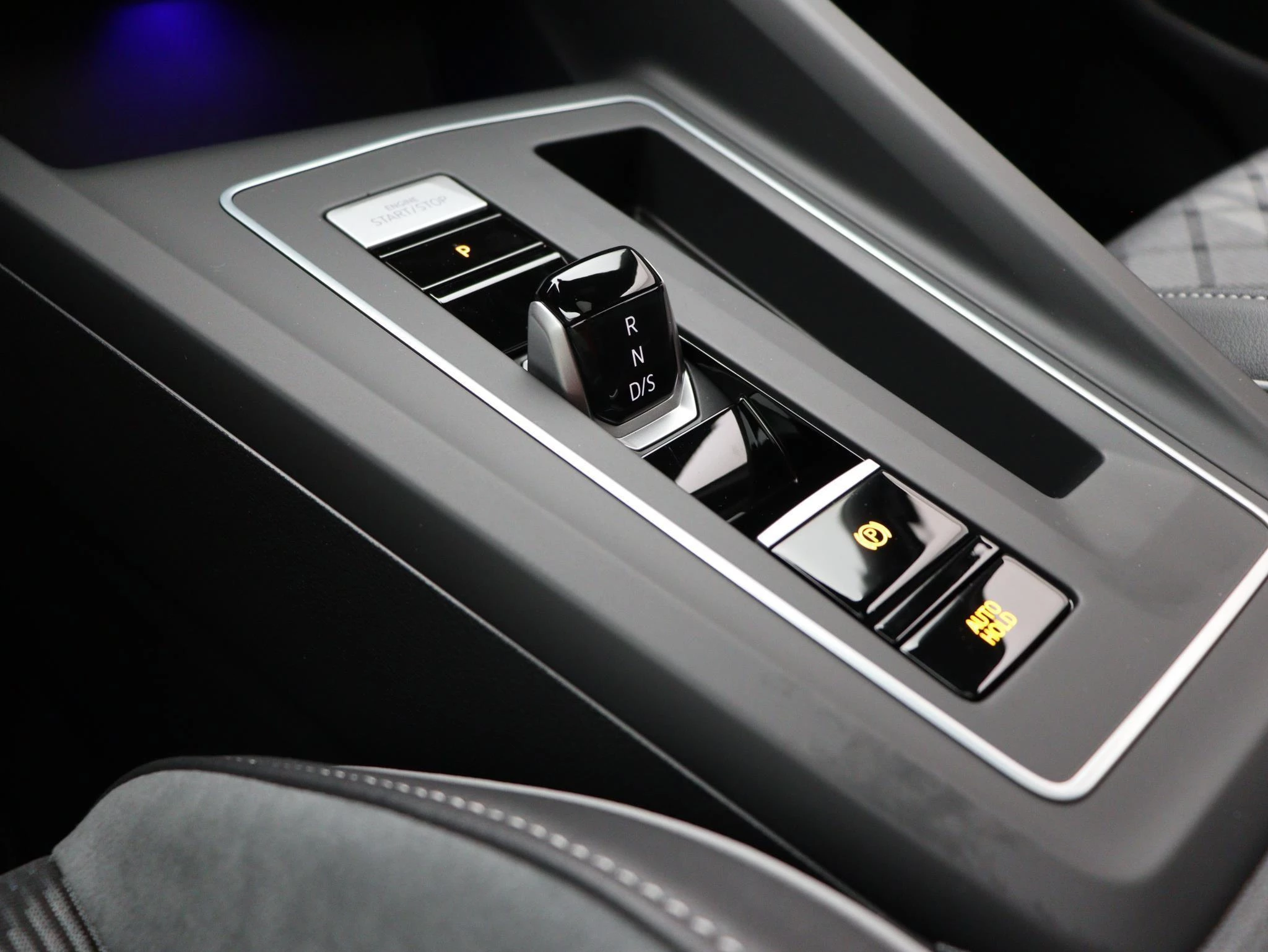 Volkswagen-Golf-image-17