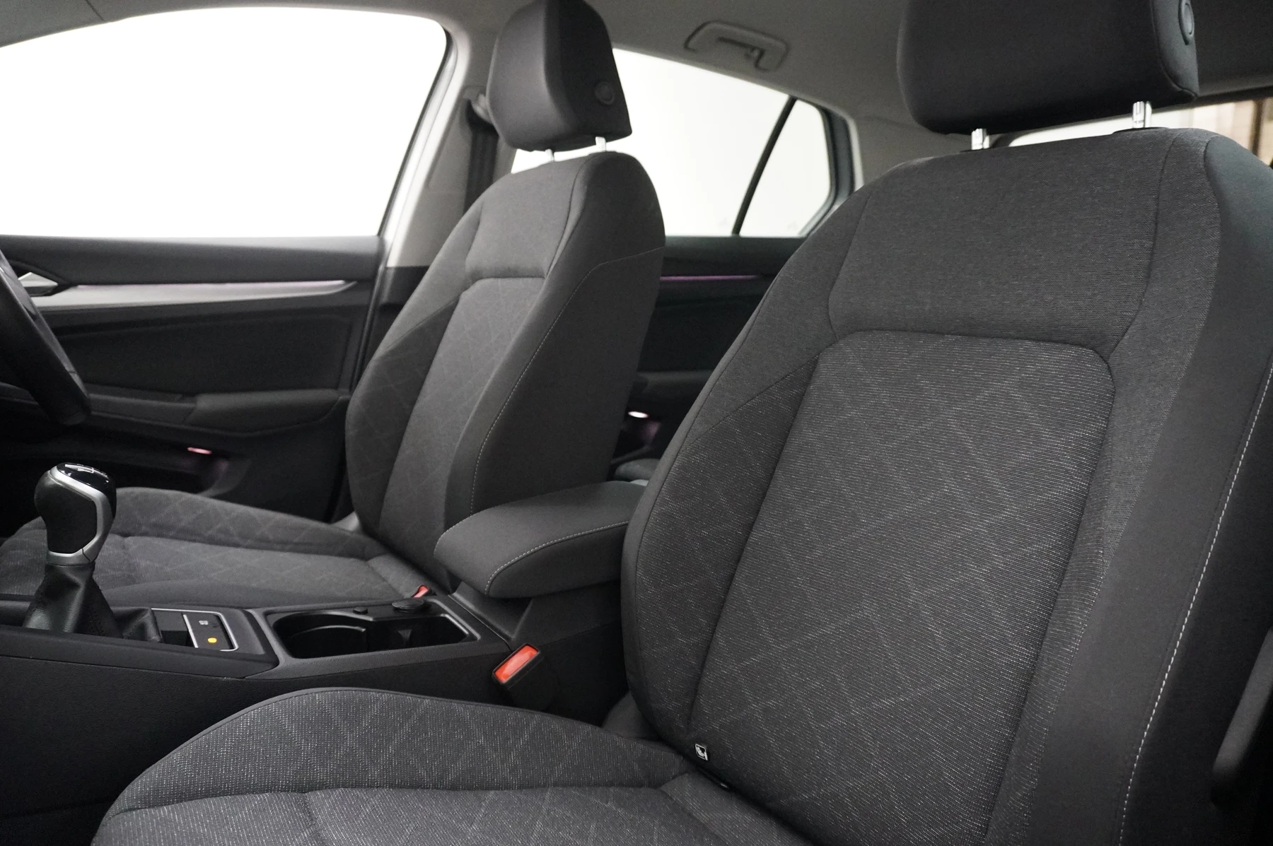 Volkswagen-Golf-image-9