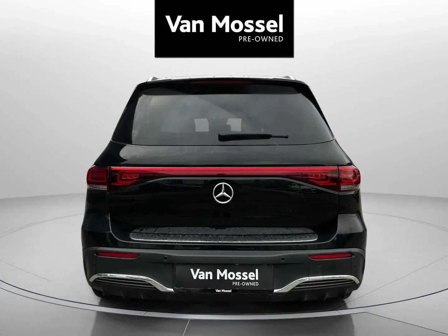 Mercedes-Benz-EQB-image-6