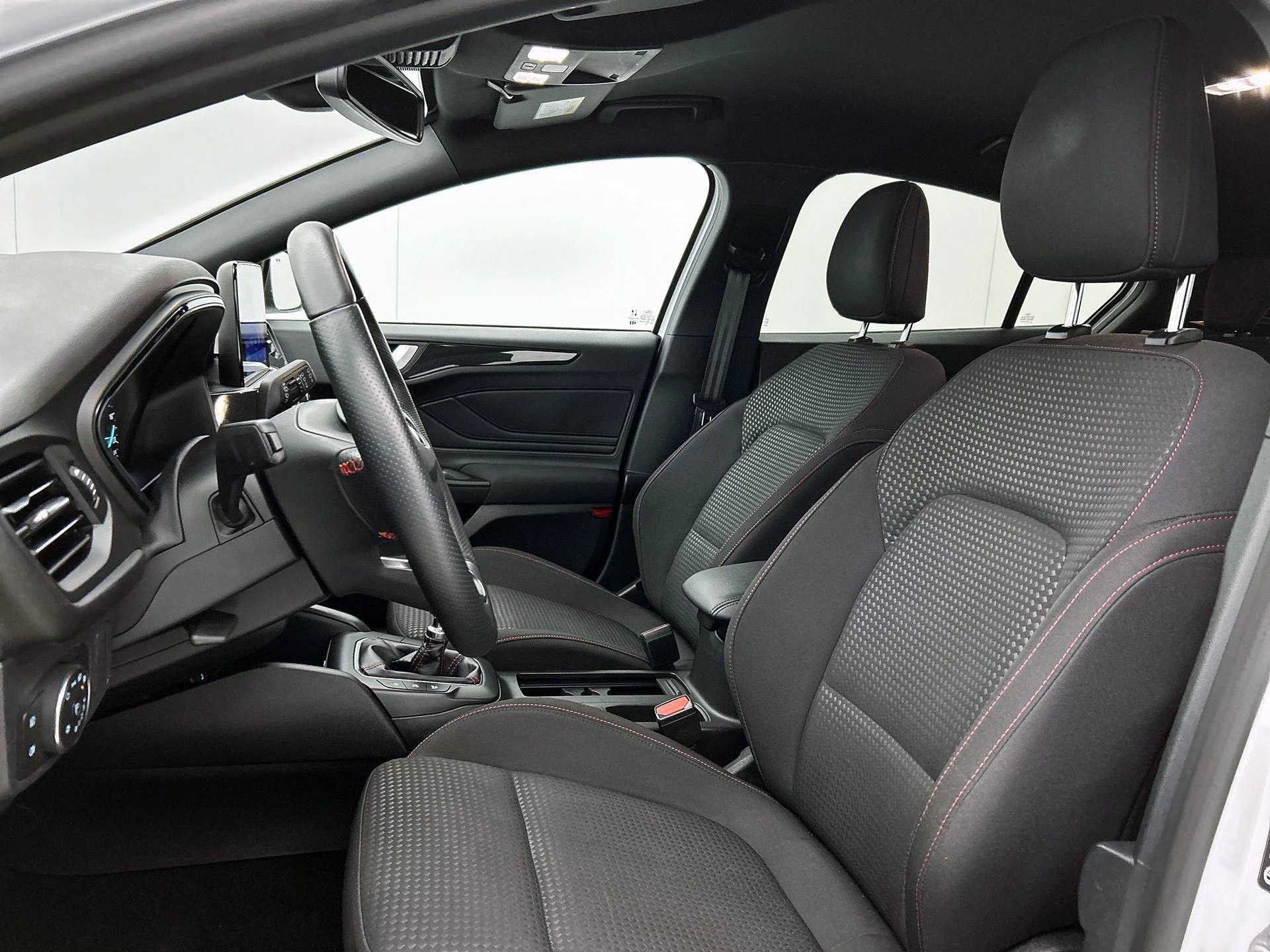 Ford Focus 1.0 EcoBoost Hybrid ST Line X Business