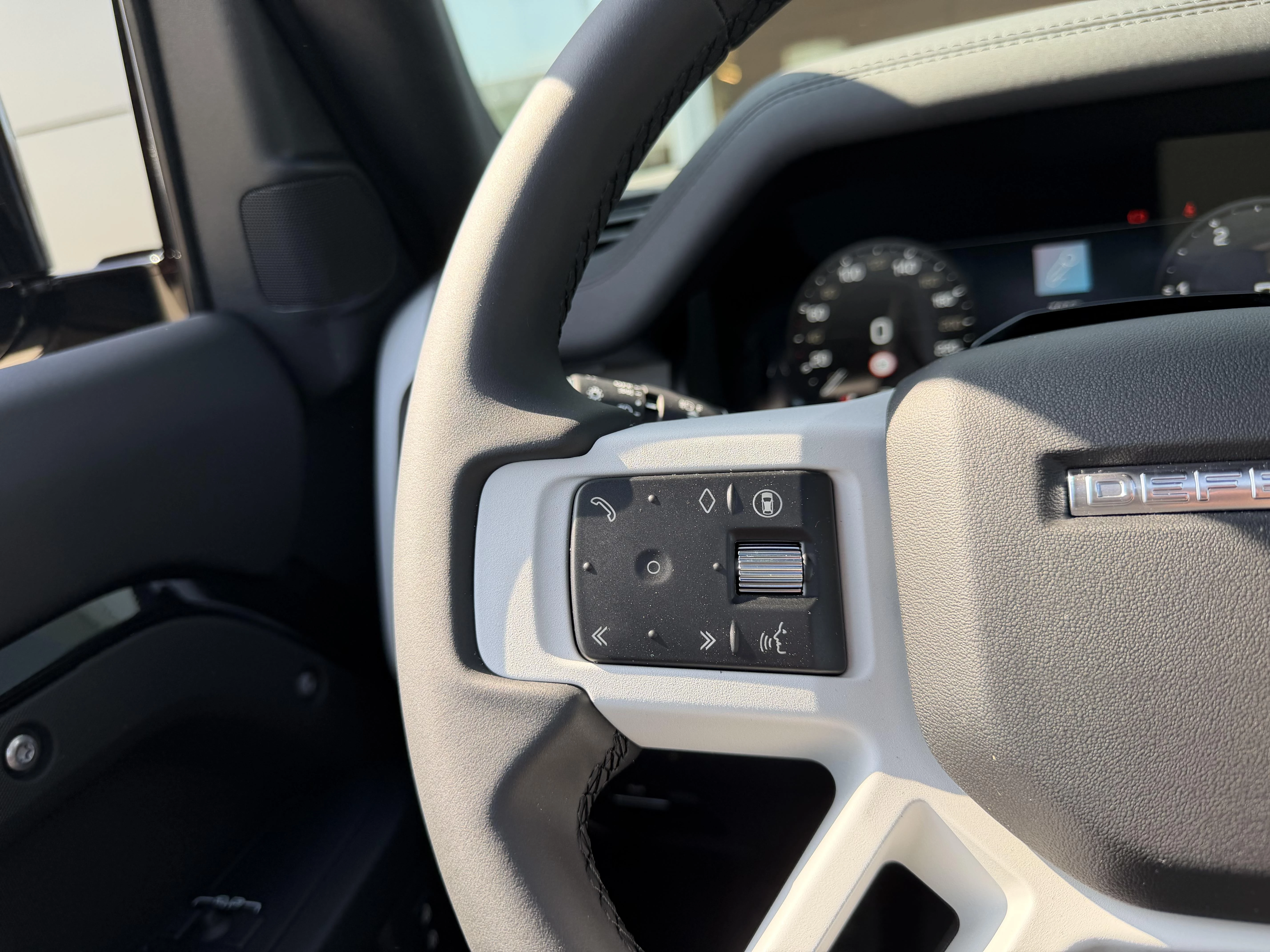 Land Rover Defender 90 D200 S AWD Auto. 26MY