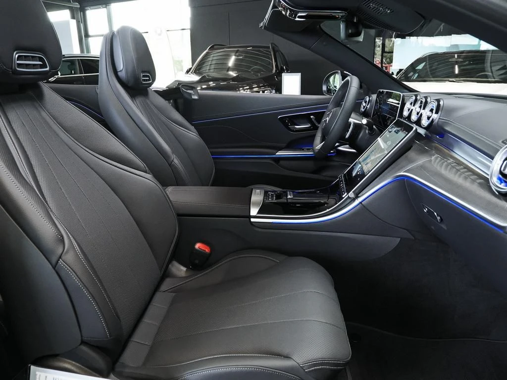 Mercedes-Benz-CLE 300-image-13