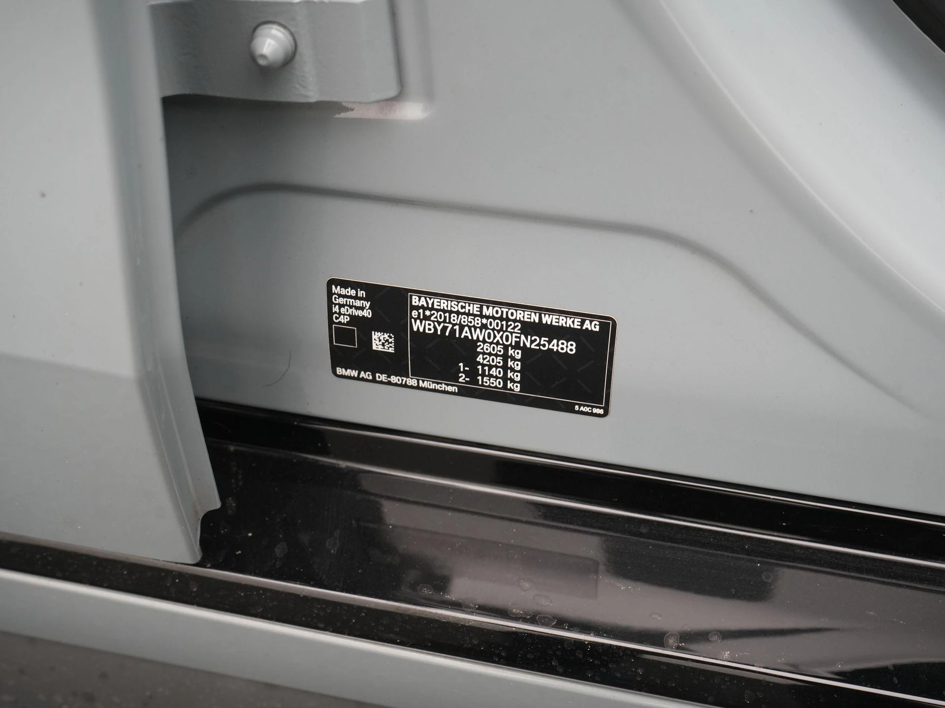 BMW-i4-image-49