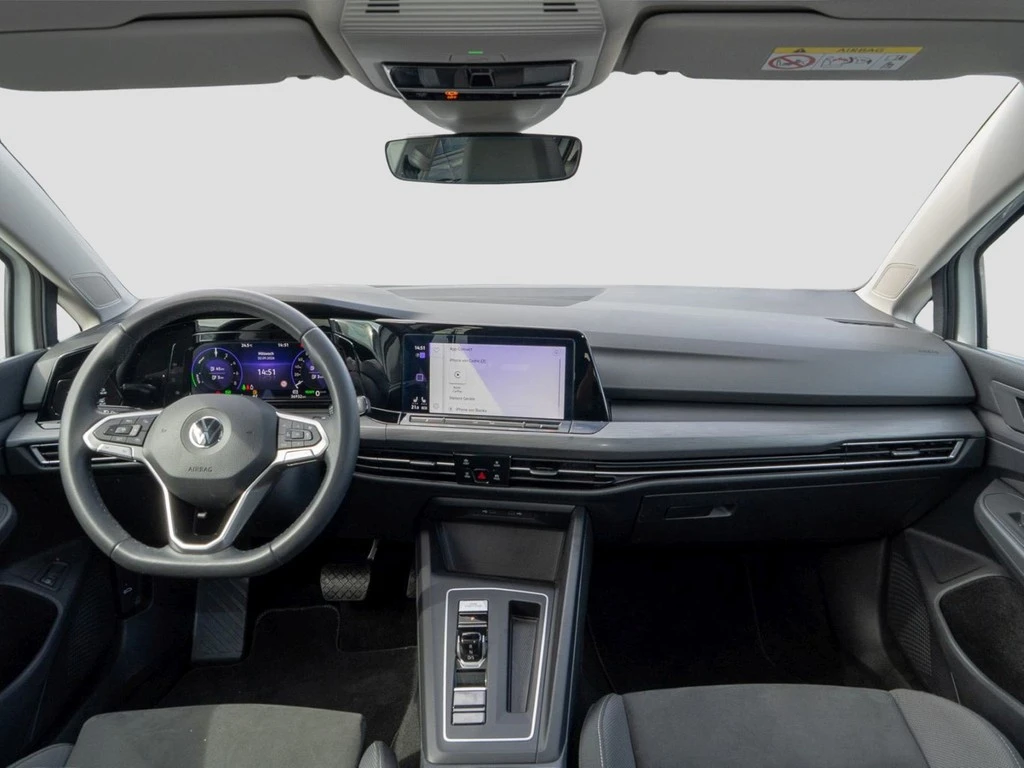 Volkswagen-Golf-image-9