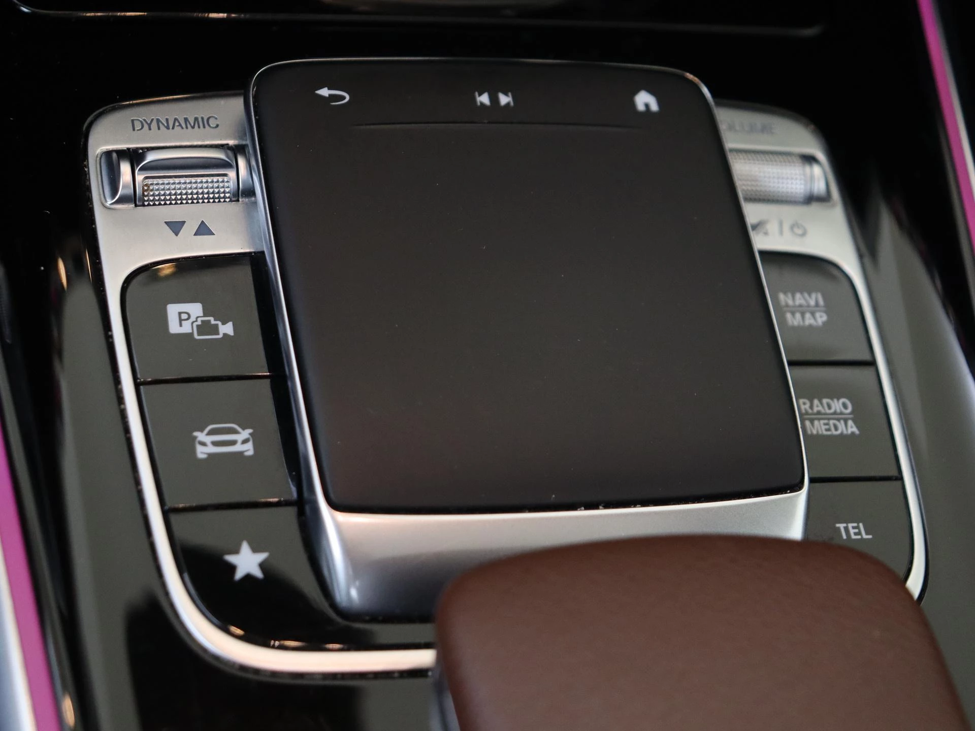 Mercedes-Benz-GLB-image-20
