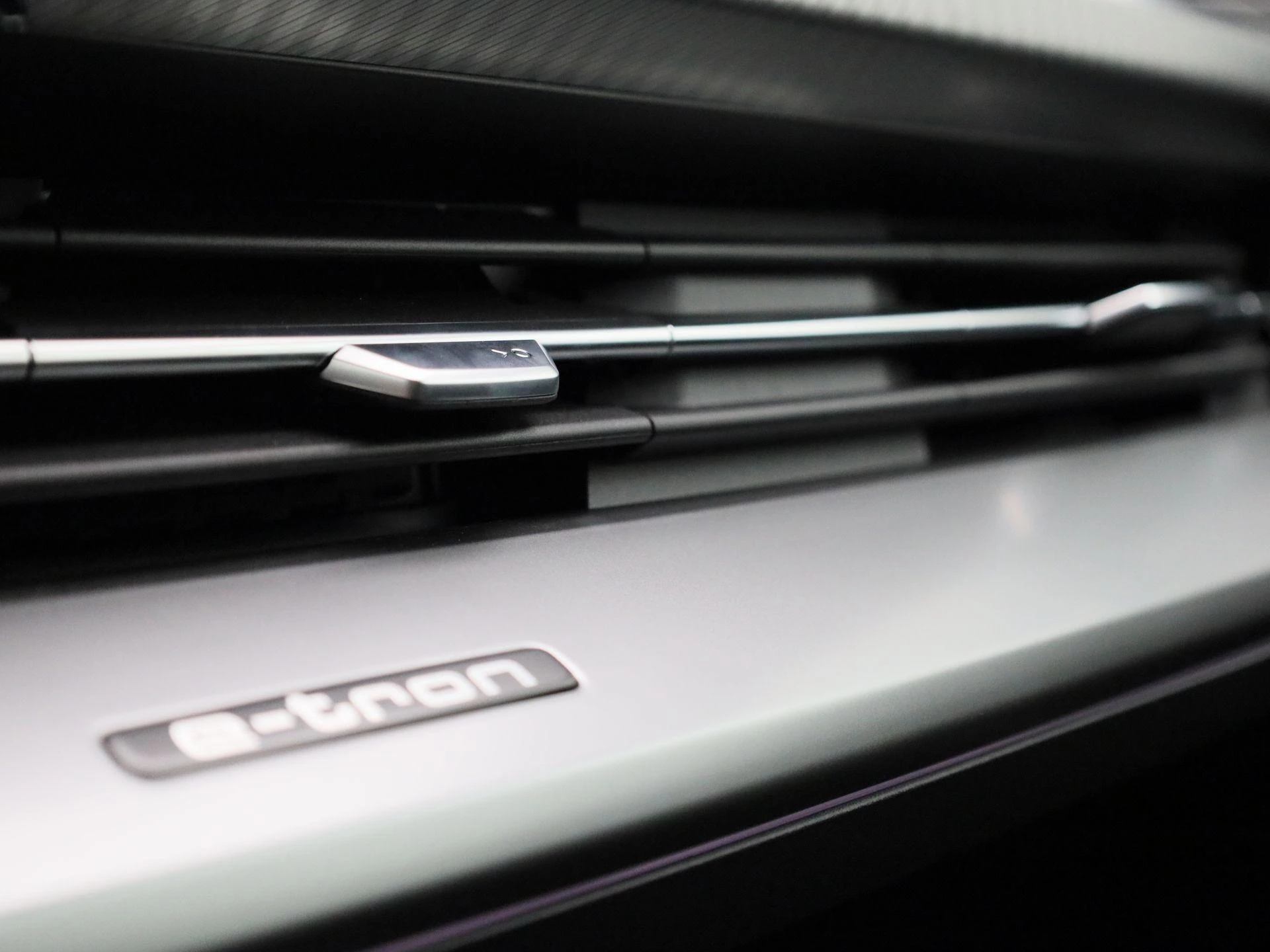 Audi-Q4 e-tron-image-25