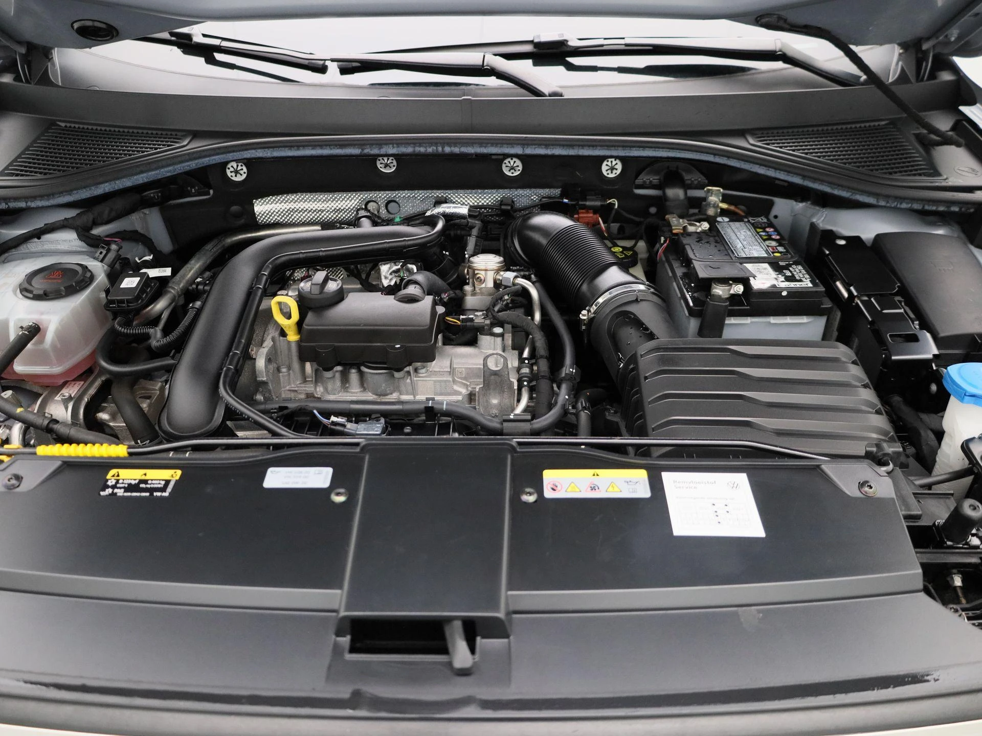 Volkswagen-T-Roc-image-30