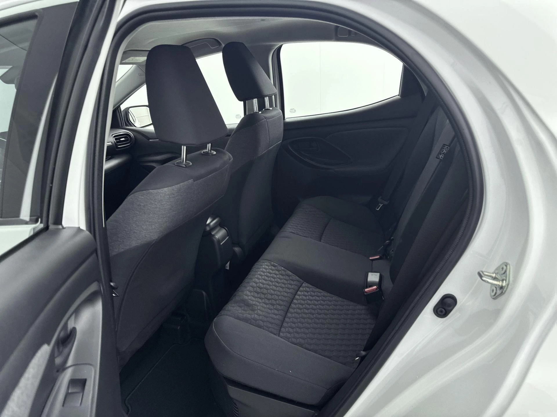 Toyota-Yaris-image-24