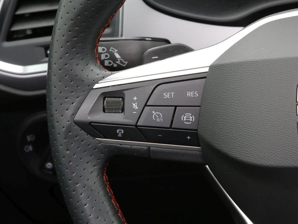 SEAT Ateca 2.0 TSI DSG 4Drive FR 18" ACC NAVI SHZ