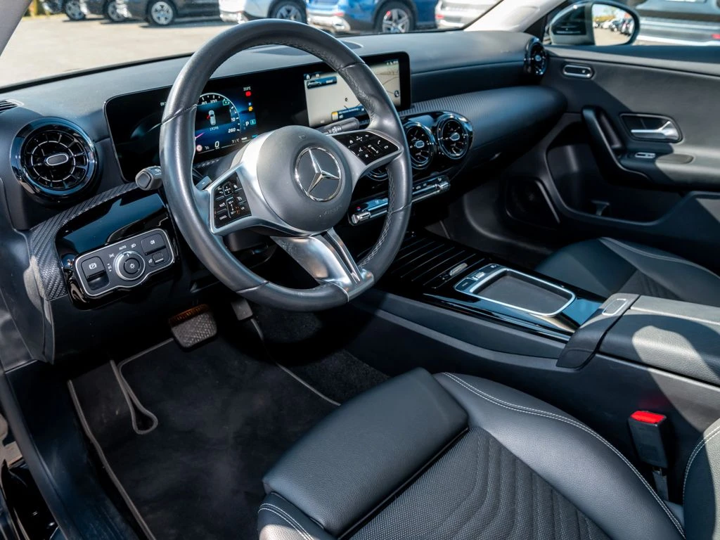Mercedes-Benz-A-Klasse 180-image-8